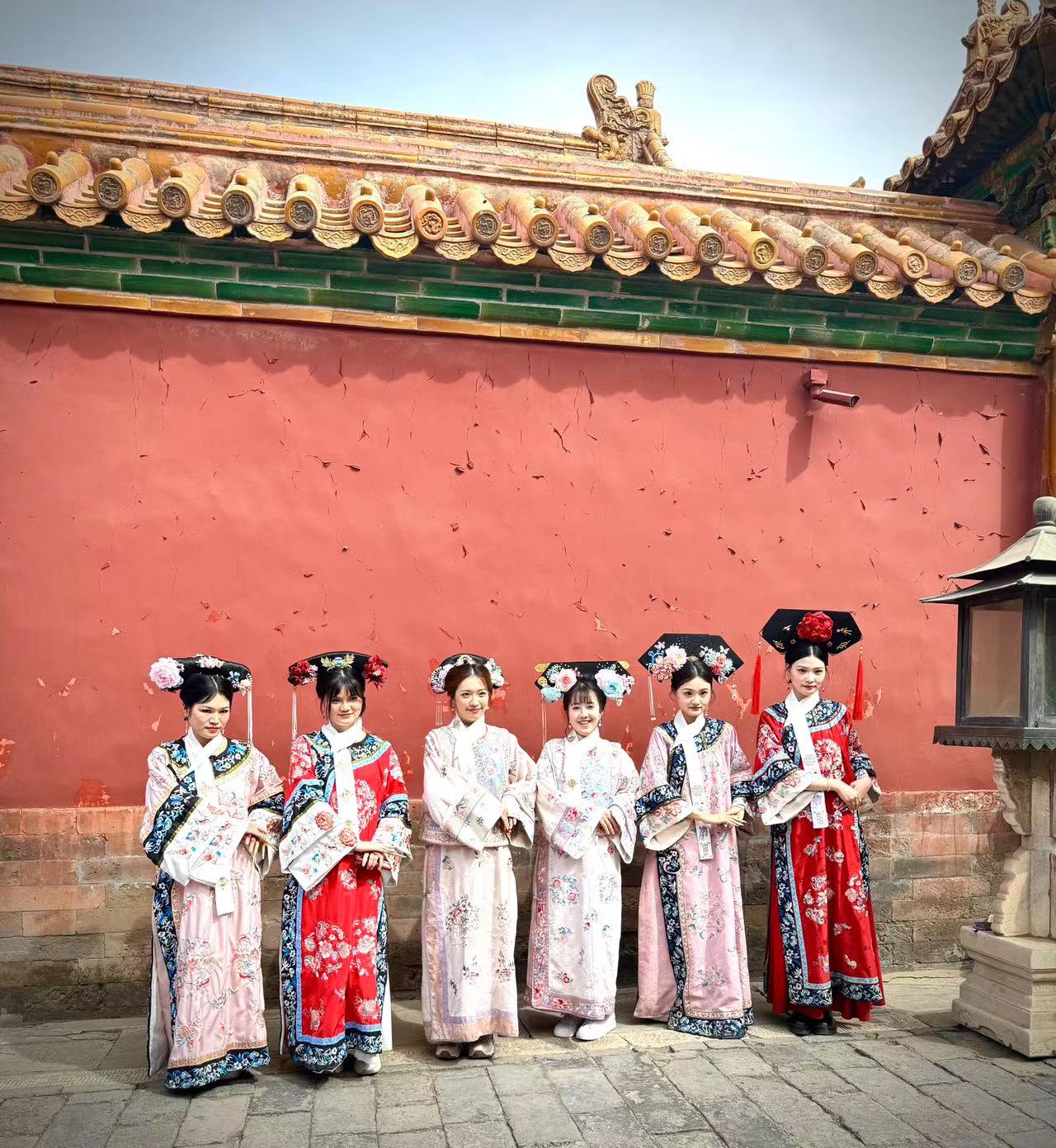 When make booking, you can choose the option to including the Hall of Treasure and Hall of Clock museums (tickets may sold out during peak season ) or Jingshan Park where you can enjoy amazing view of the Forbidden City.