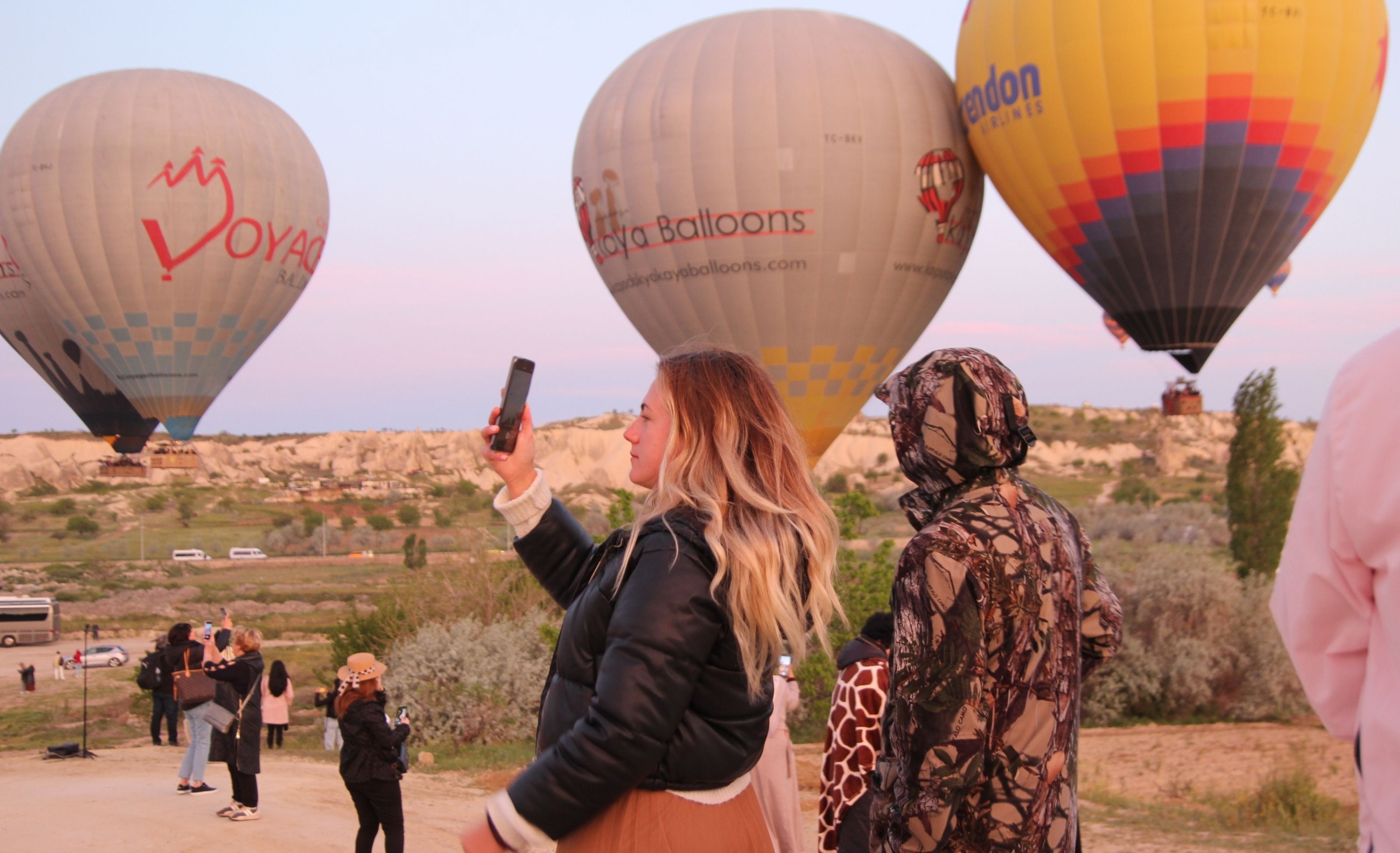 Cappadocia Balloons Chase with Photographer