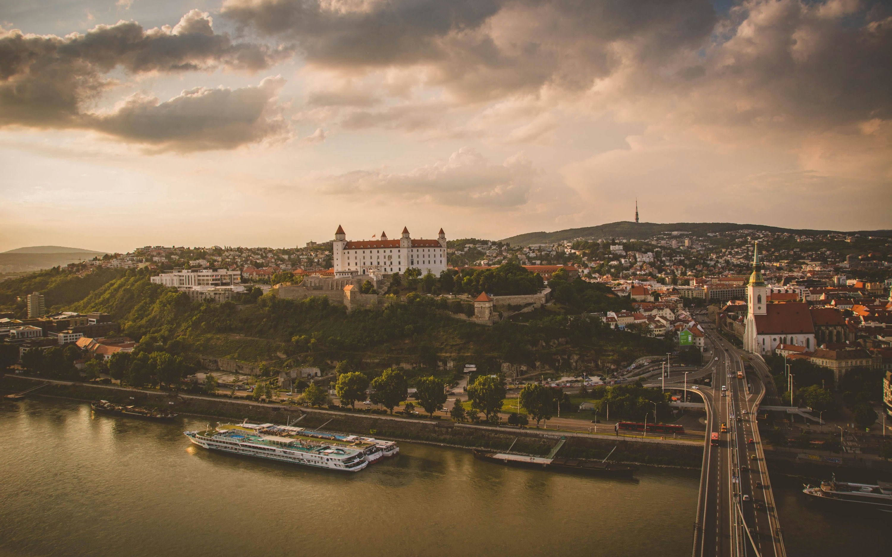 Slovakia Full-Day Castles & UNESCO Site Tour