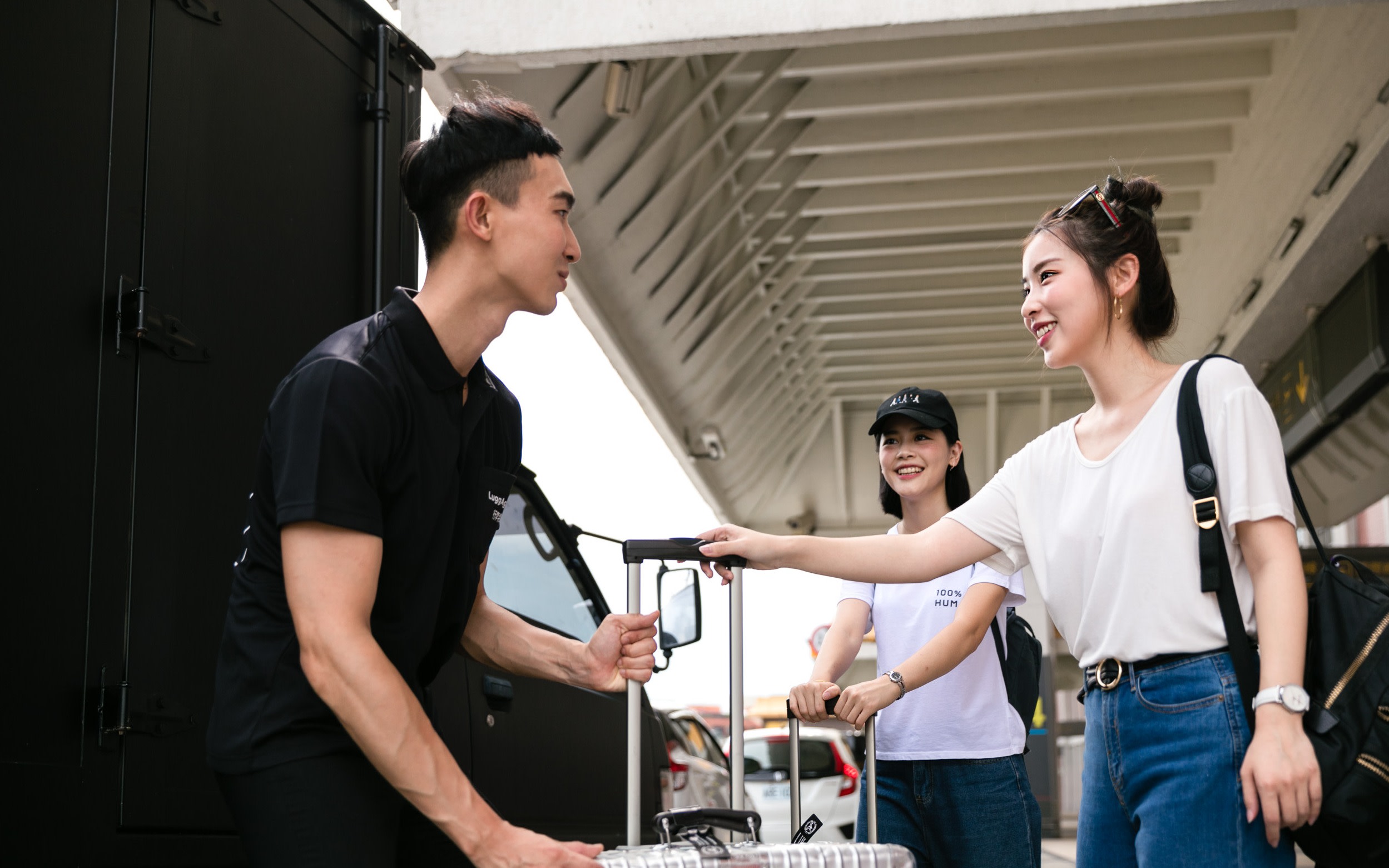 Taipei Luggage Services by LuggAgent (To/From Taipei Airport/Downtown)
