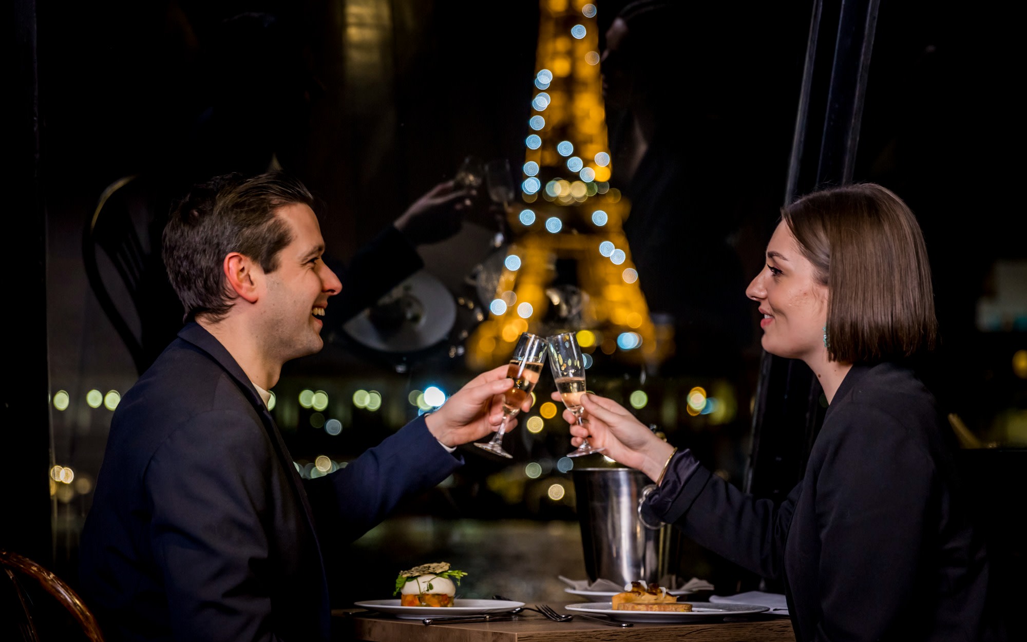 Romantic Dinner Cruise on the Seine River in Paris