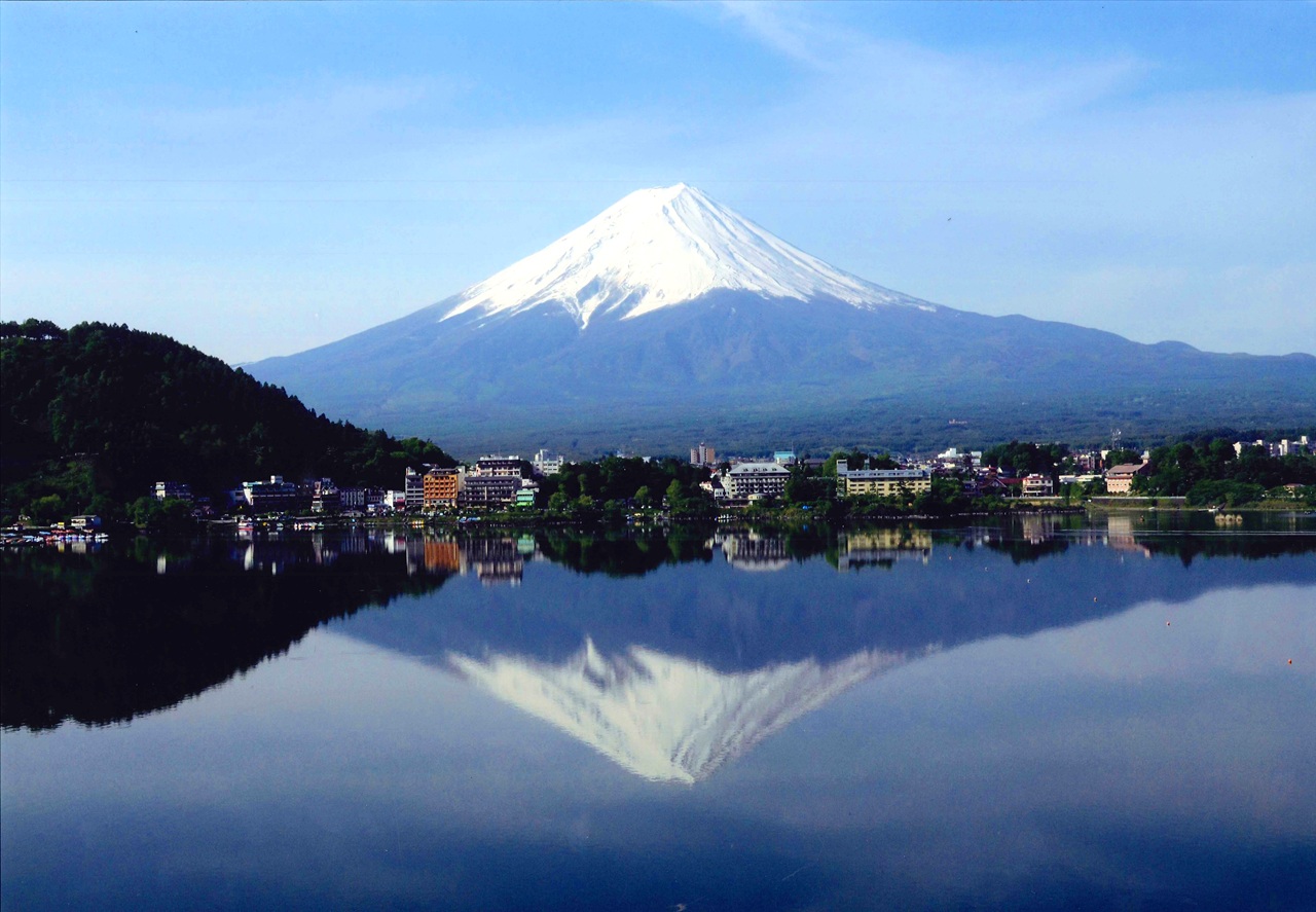 【富士山羅森便利店打卡及雙湖一日遊】 -富士山洞窟鳴澤冰穴, 河口湖，山中湖(上野或新宿出發  午餐可選神戶牛肉涮涮鍋定食)