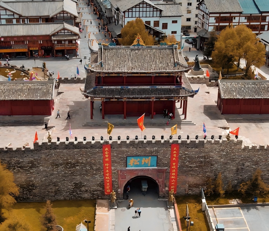 【私享定製團】四川九寨溝黃龍3日/4日遊（可選高鐵往返+入住豪華酒店+藏裝旅拍+古寨騎馬+黃龍+都江堰趣味講解+四姑娘山）
