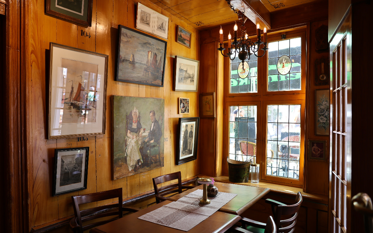 在 Volendam Experience 景點透過互動式展覽，探索沃倫丹 (Volendam) 豐富的文化遺產。