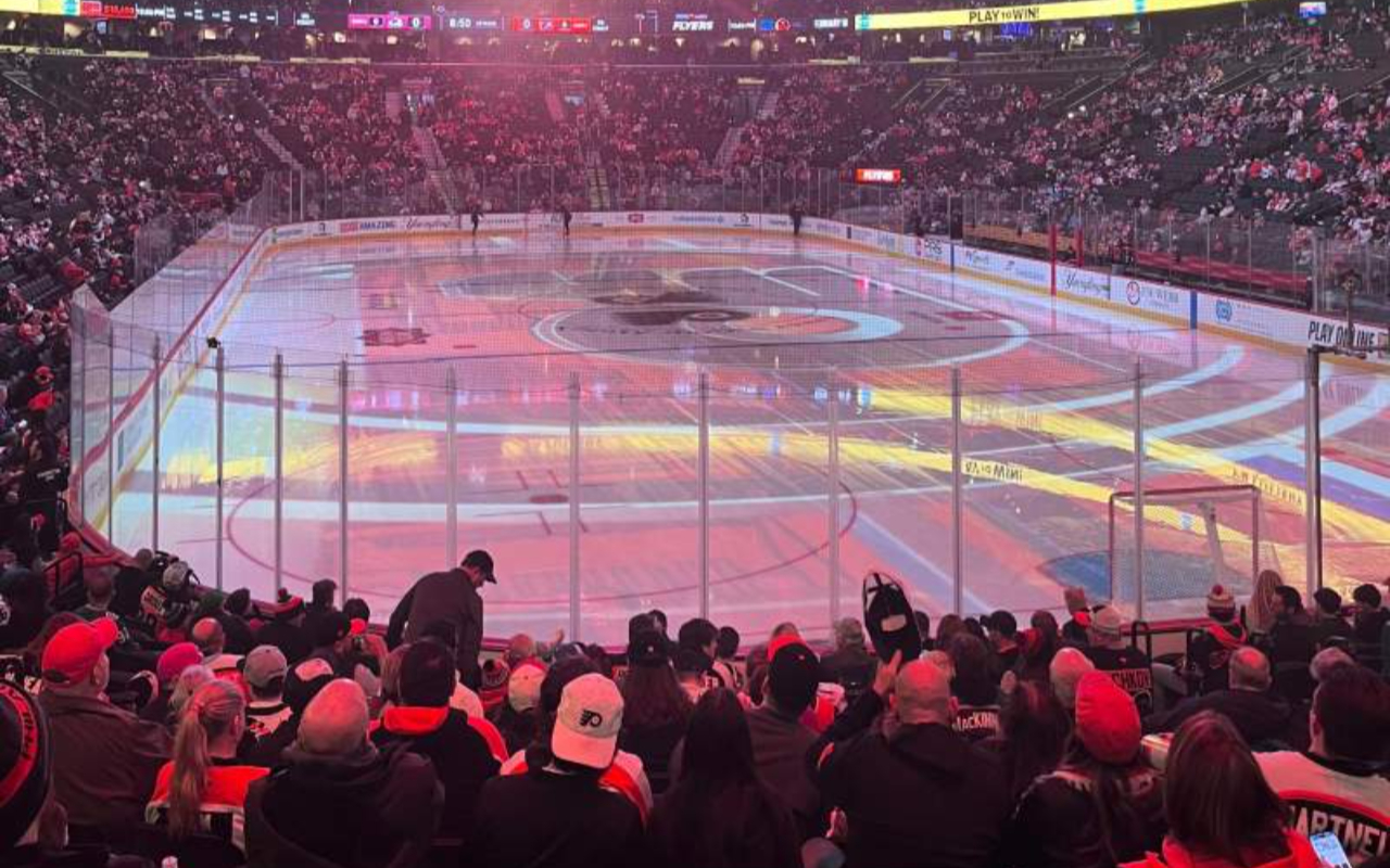 下層球門座位提供近距離的刺激感、戲劇性的進球,以及身歷其境的球門後視野。 下層球門座位提供近距離的刺激感、戲劇性的進球,以及身歷其境的球門後視野。