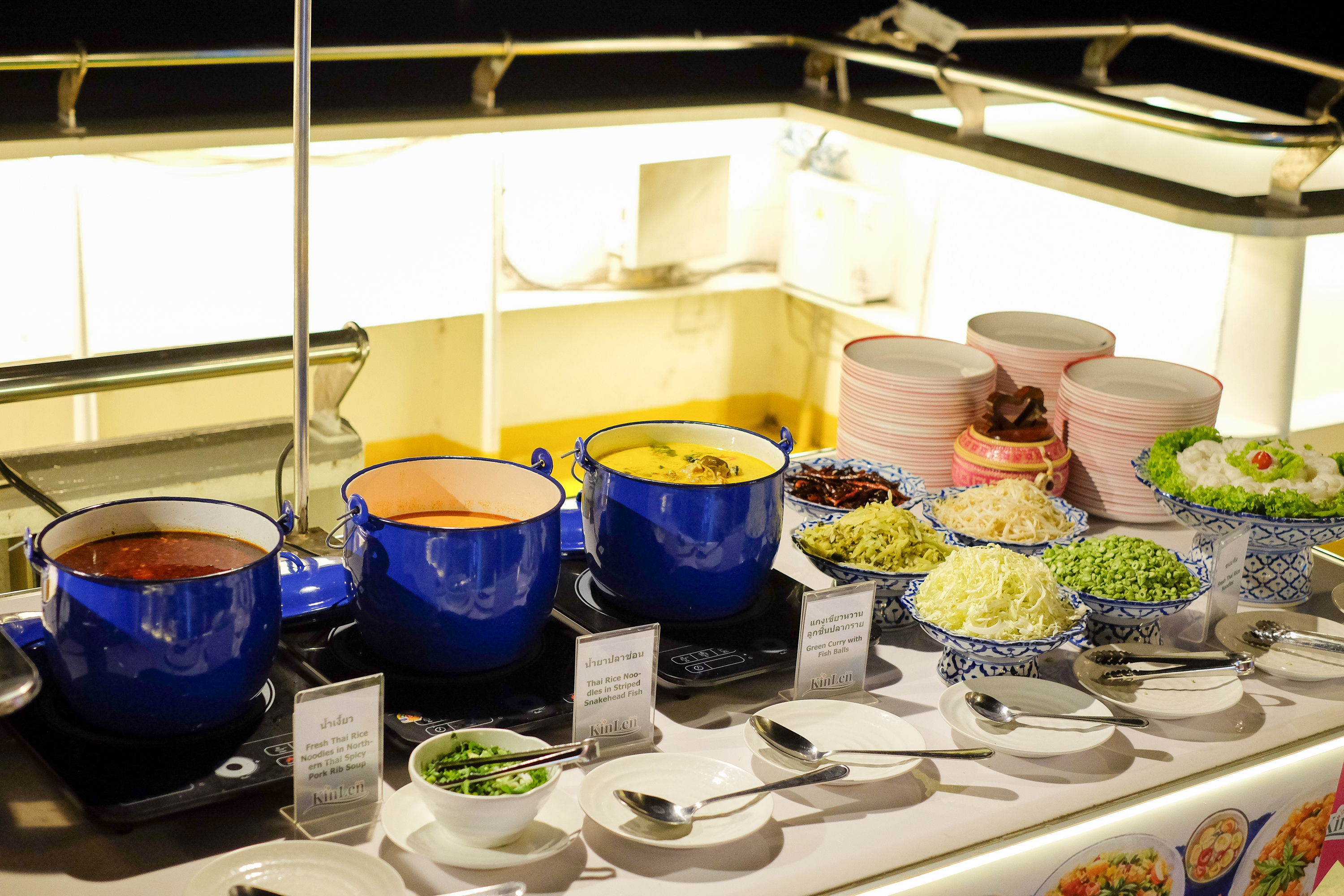 Riverside Kinlen Cruise in Bangkok