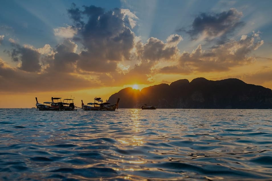 皮皮島日落和生物發光浮游生物浮潛體驗