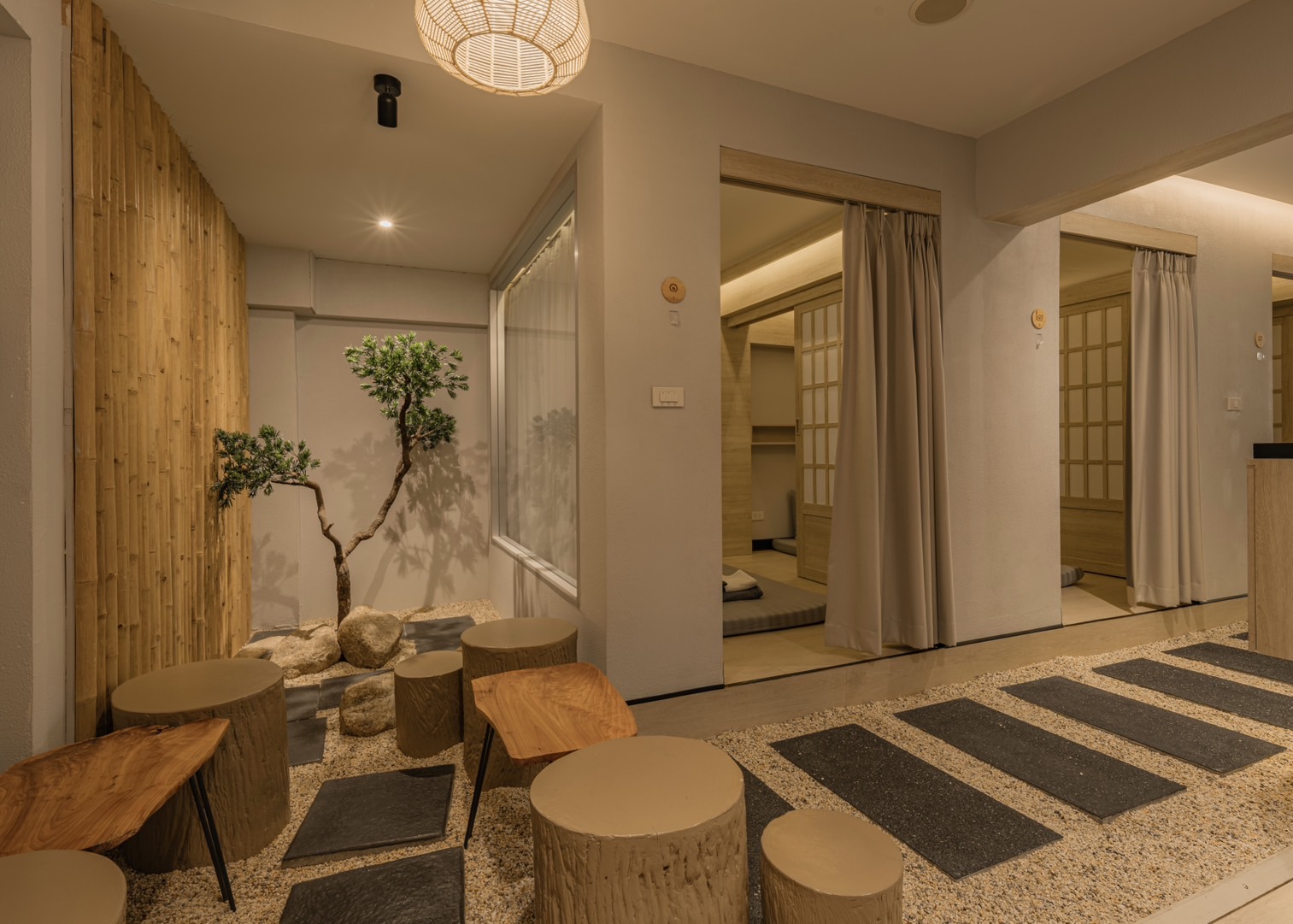 Pela Thai Massage at Siam Square 6 in Bangkok