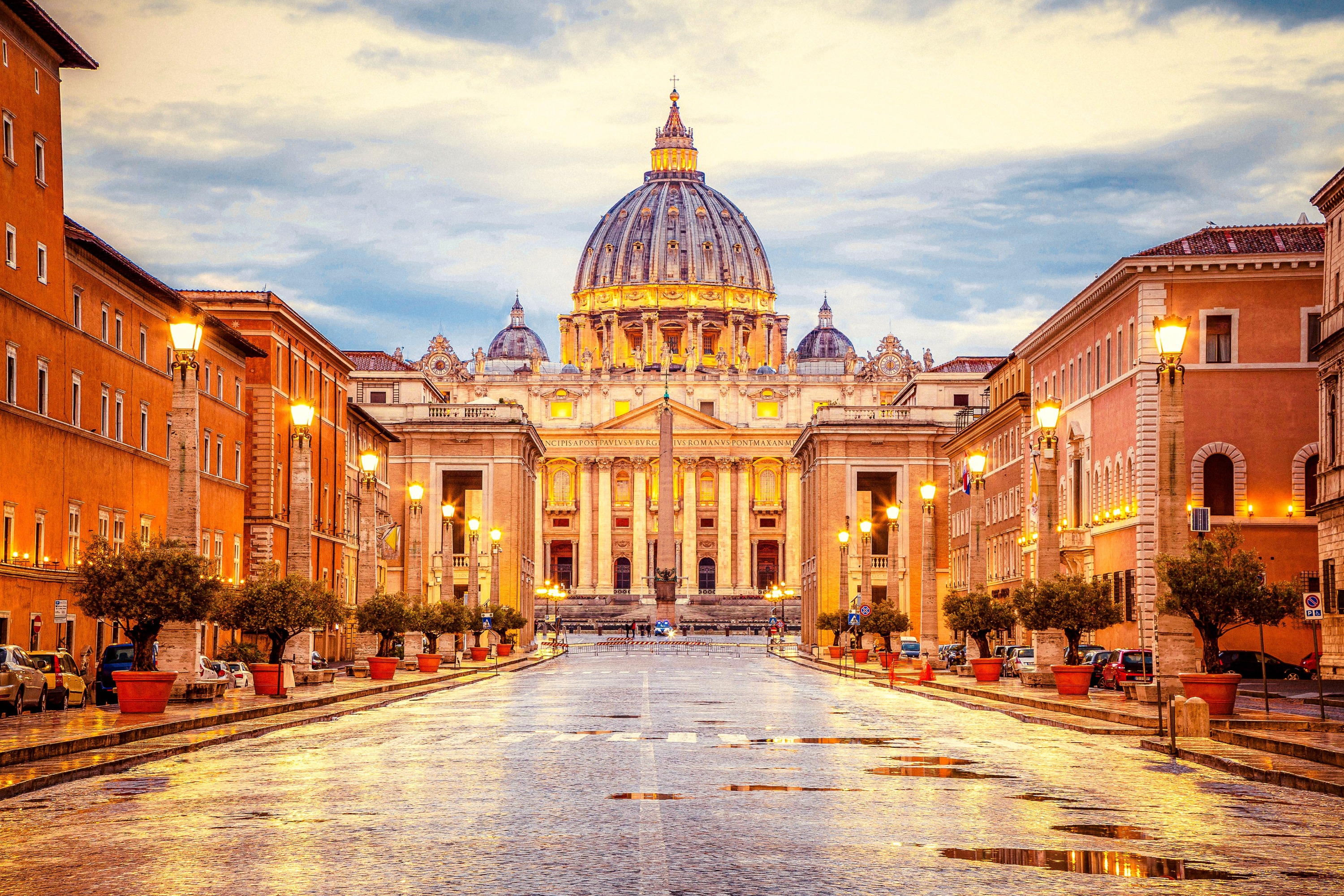 Vatican Museums, Sistine Chapel & Basilica Guided Tour in Rome