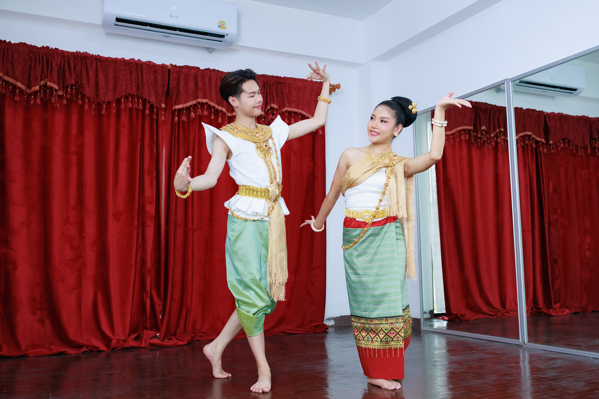 Thai Dance Class by Love Season Studio Chiang Mai