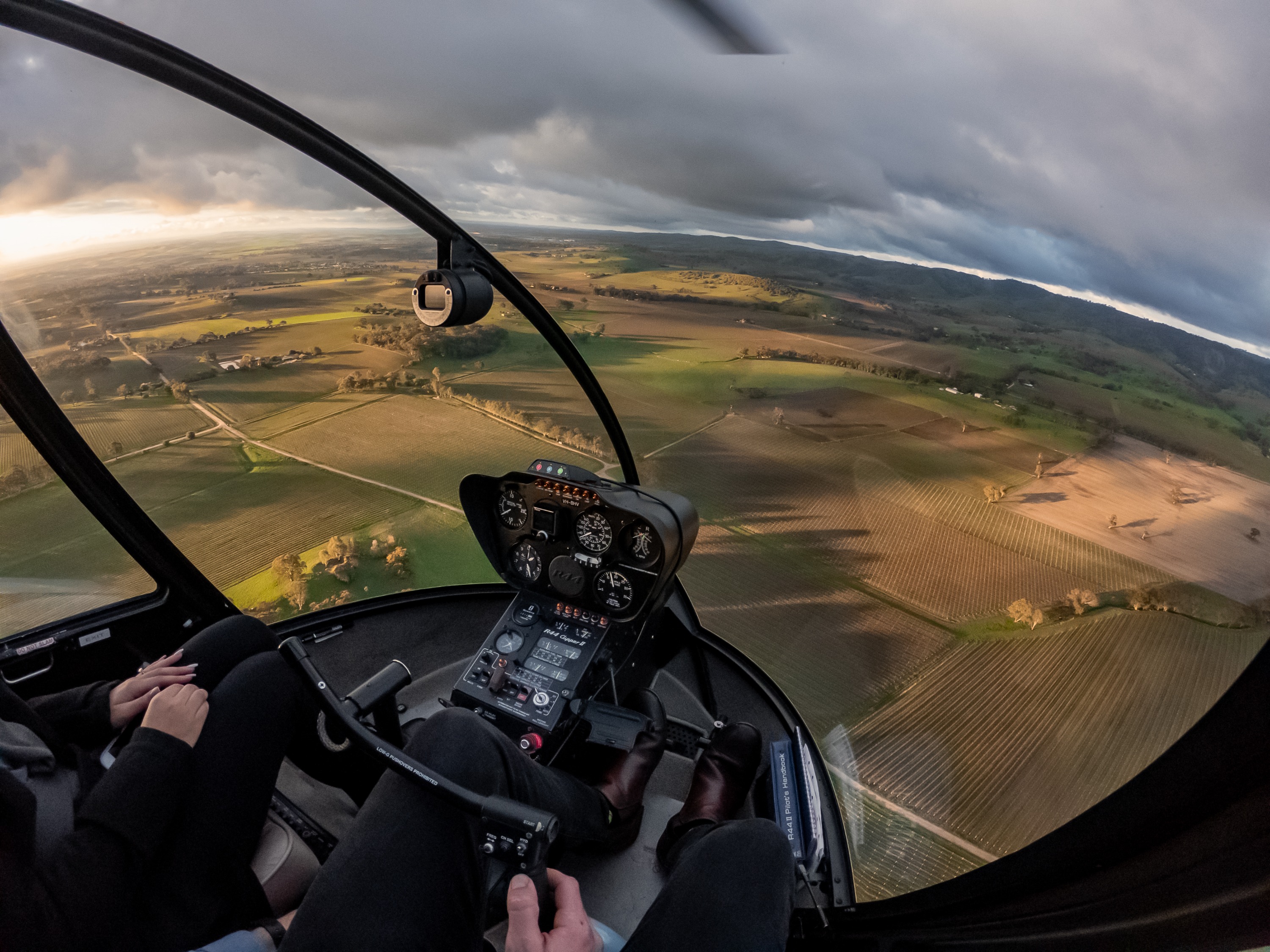 阿得雷德南巴羅沙谷私人直升機景觀飛行之旅（Barossa Helicopters 提供）