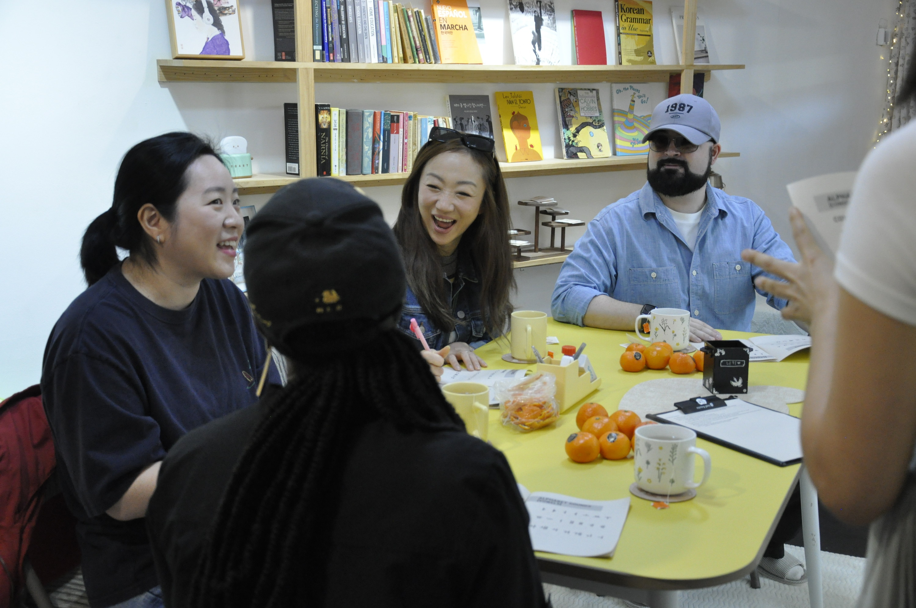 Seoul Local Culture Walk, Korean Class & Haebangchon Experience