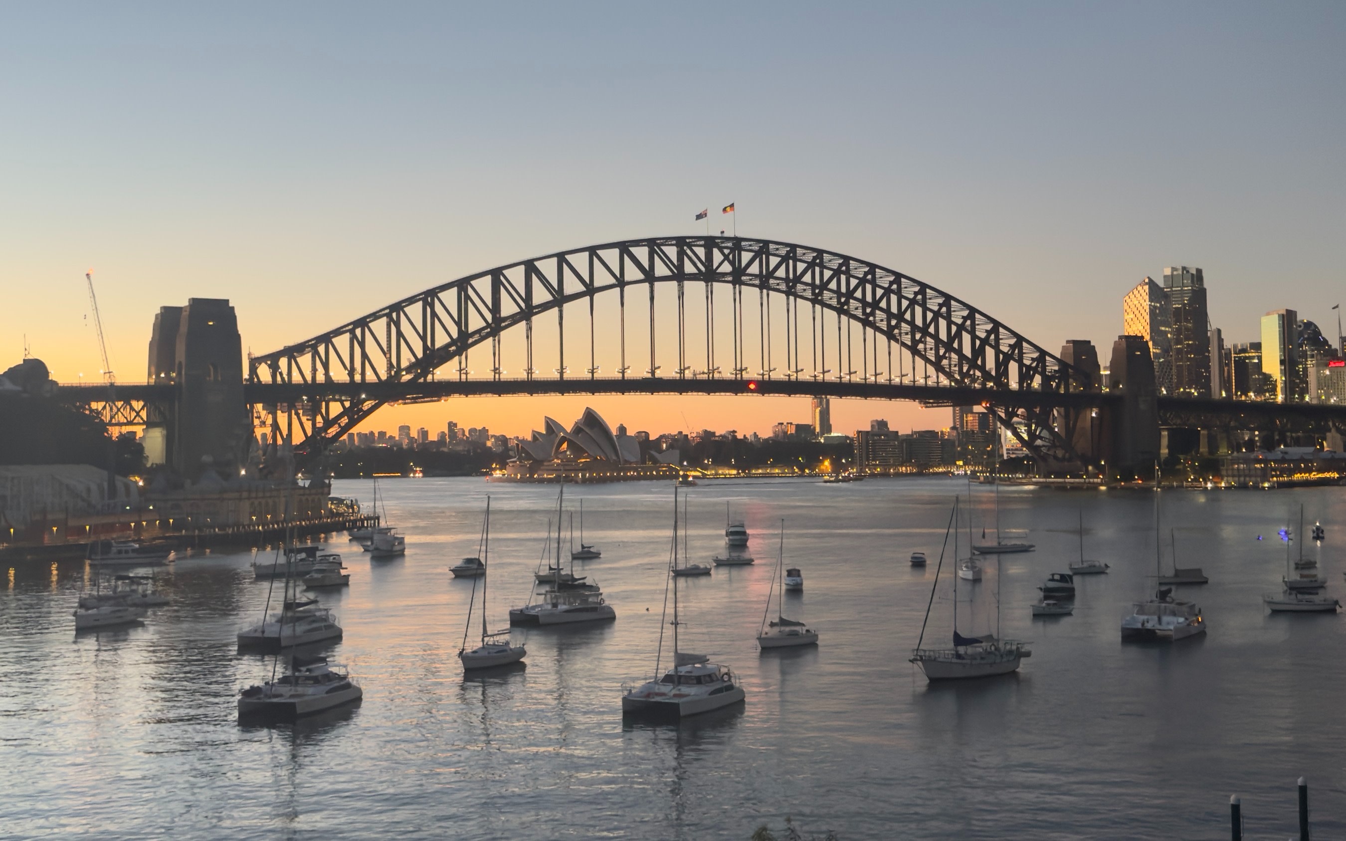 Sydney Harbour Bridge & Opera House Sunrise Kayak Tour