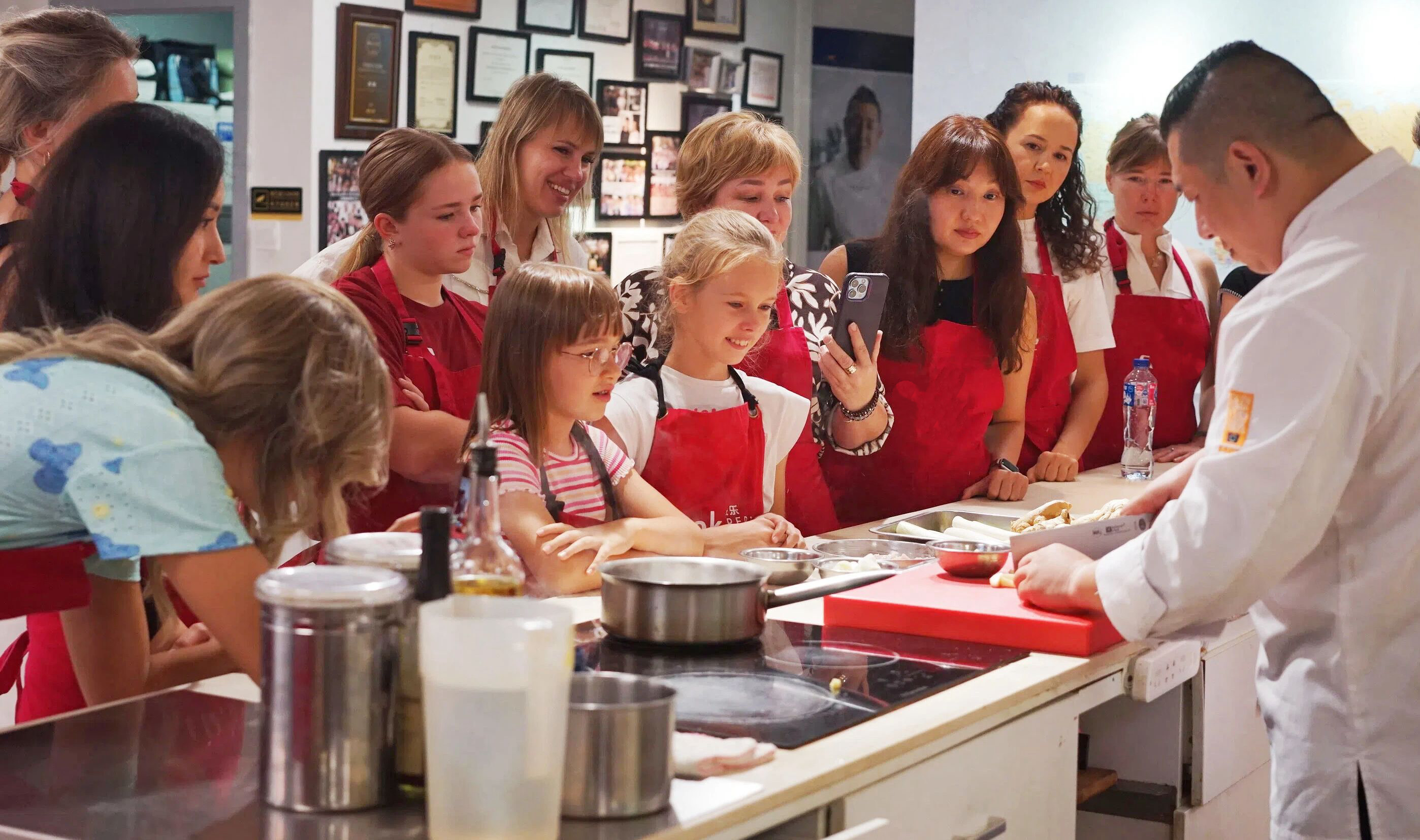 【Authentic China Tastes】Cooking Class with Michelin Chef