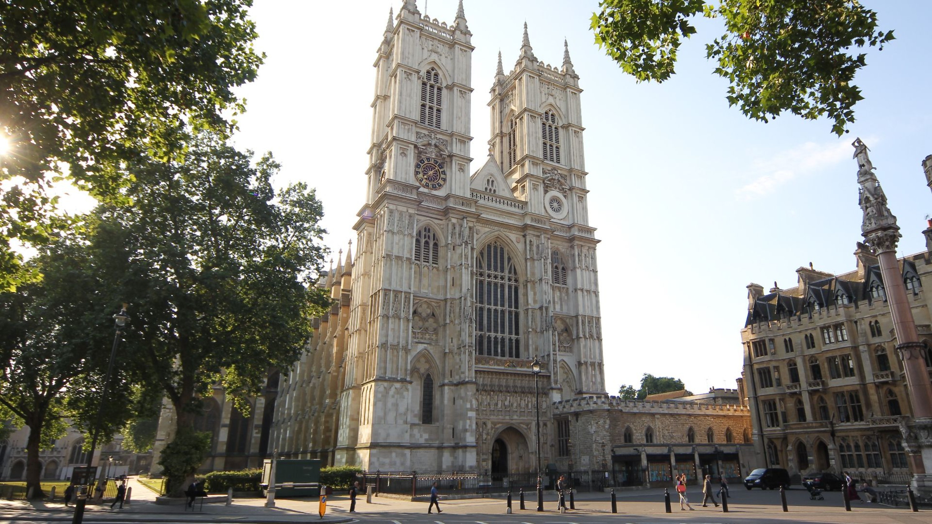 Westminster Abbey’s stunning Gothic towers stand as a timeless icon of British heritage