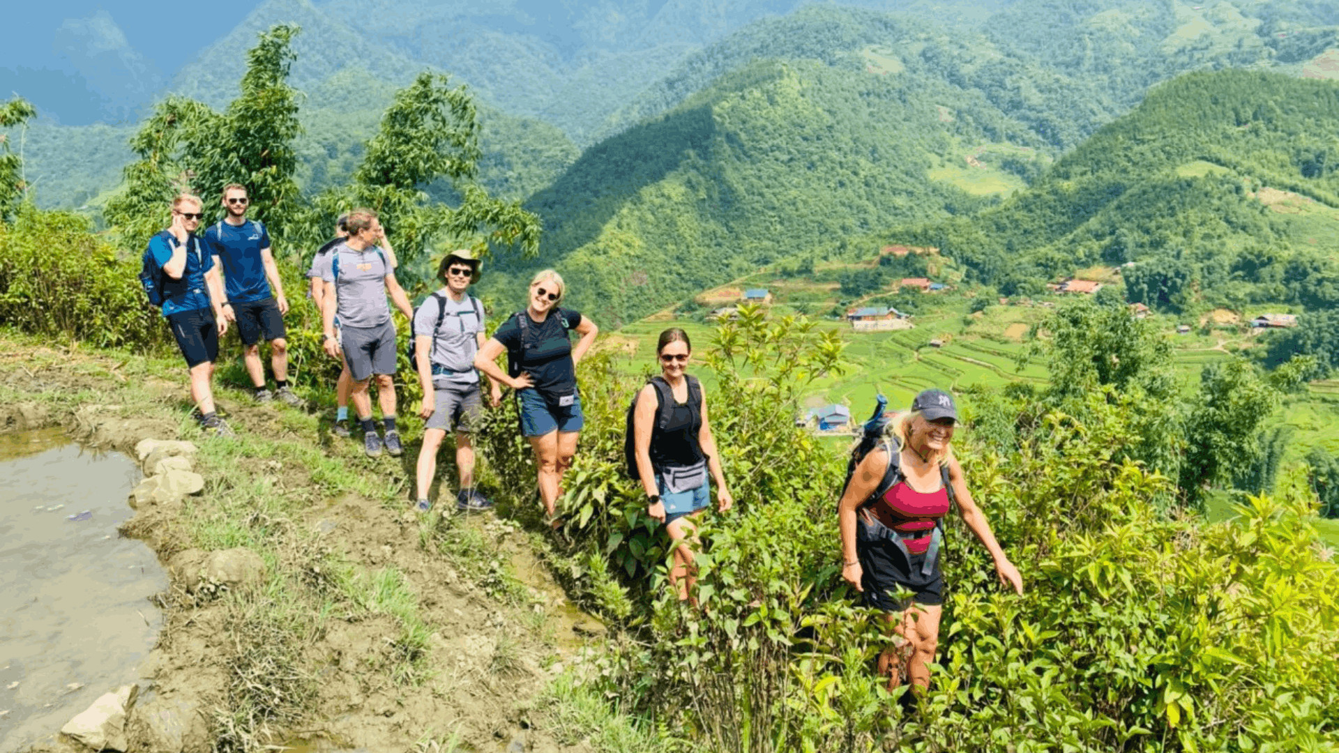 穿越風景優美的山間小徑,盡情飽覽沙壩山谷與梯田的壯麗景色。 穿越風景優美的山間小徑,盡情飽覽沙壩山谷與梯田的壯麗景色。