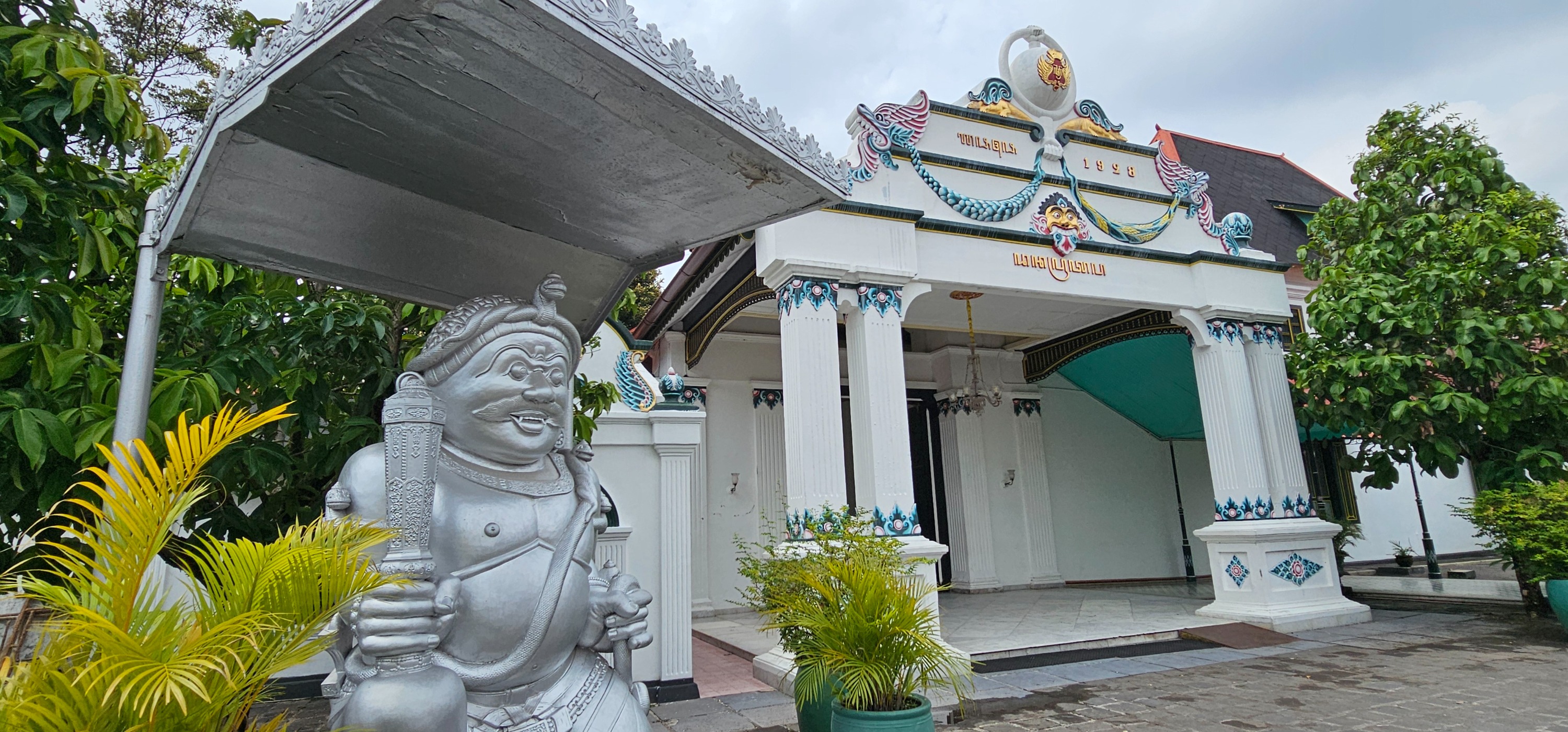 Obelix海景藝術表演與Kraton和Tamansari 城市之旅