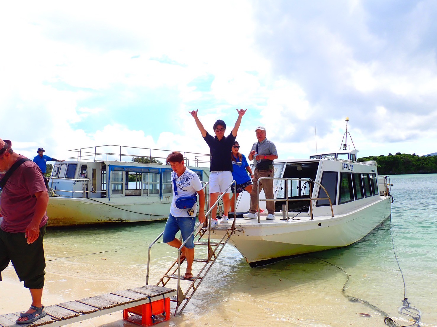 【1-Day】SNS-Worthy Scenic Spots & Mangrove Exploration! Ishigaki Island Photo Tour and Water Stroll
