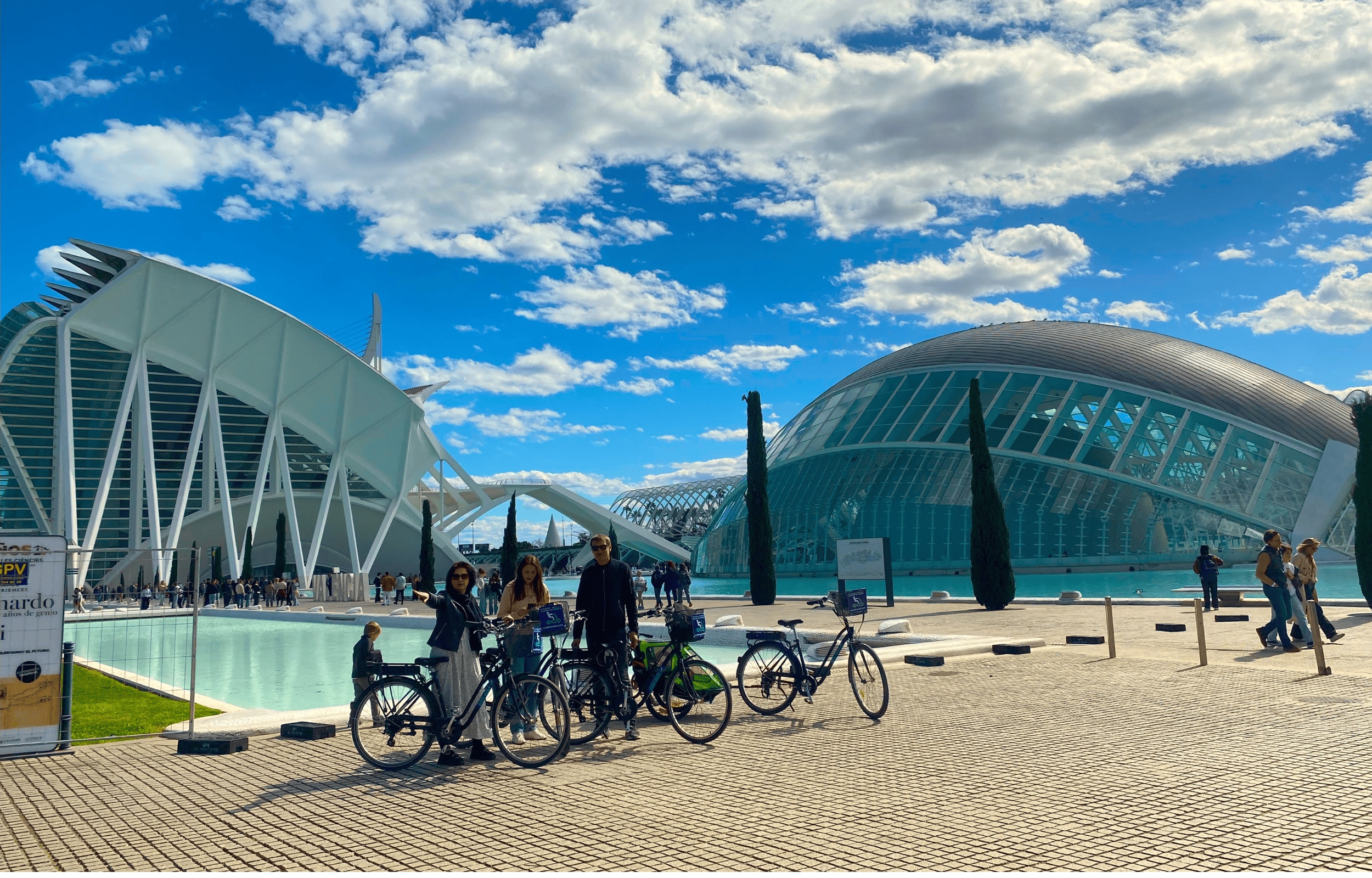 Glide through Valencia’s best sights on a relaxed e-bike tour.