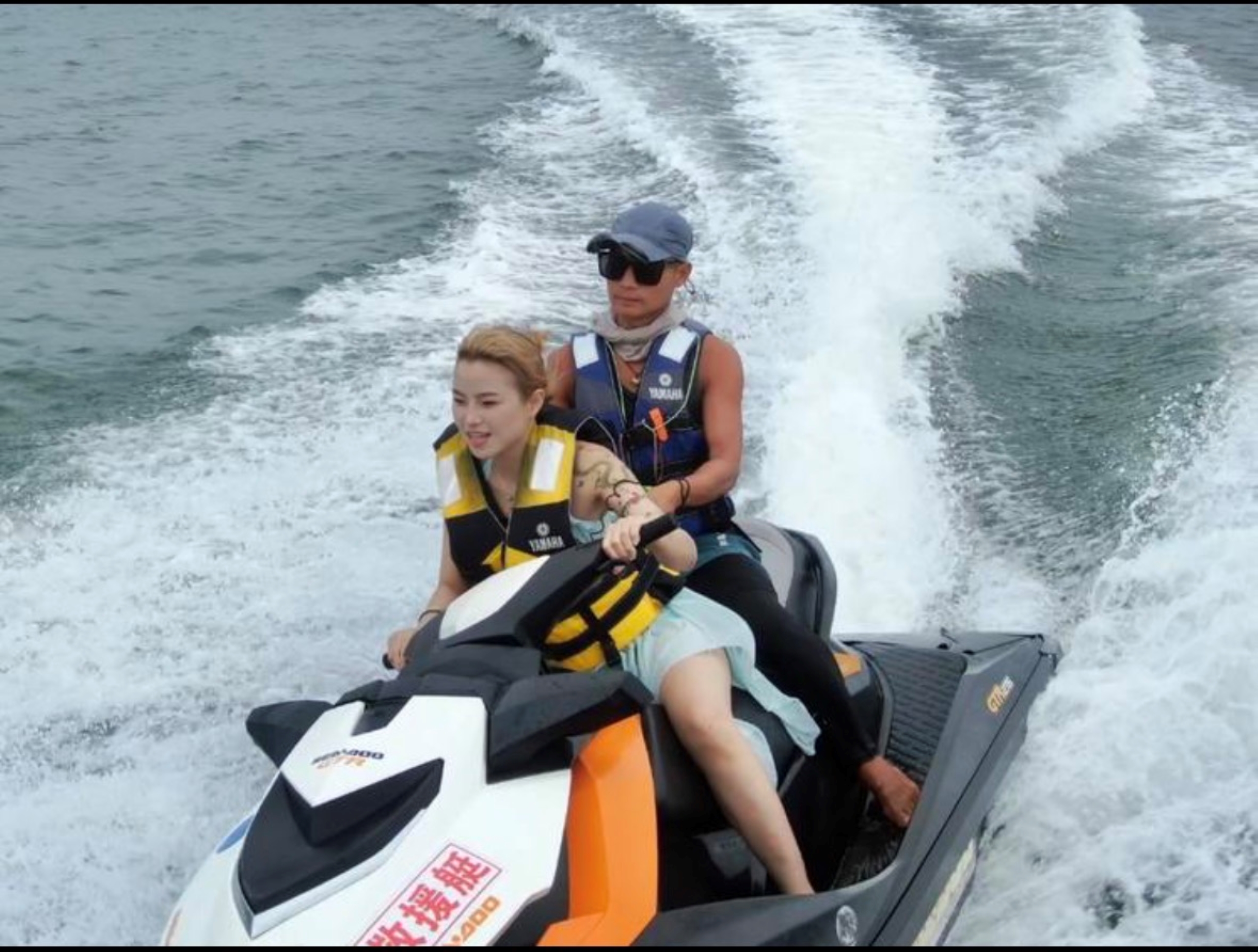 全程有教練護航,新手 10 分鐘也能從 “不敢動” 到 “想再飆一圈”,把壓力全甩在浪尖 全程有教練護航,新手 10 分鐘也能從 “不敢動” 到 “想再飆一圈”,把壓力全甩在浪尖