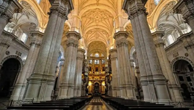 Granada Cathedral and Albaicin Day Tour in Spain