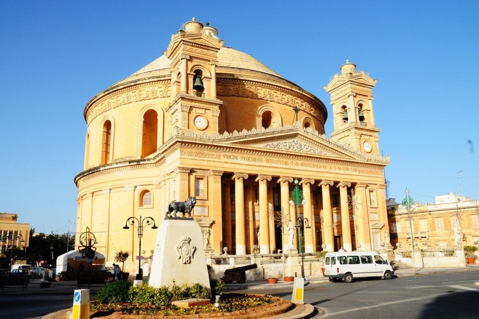 Mosta, Ta'Qali Crafts Village, and Mdina Half-Day Tour