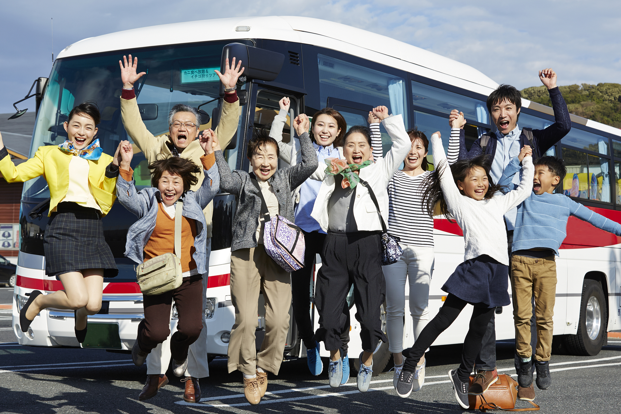 張家界天門山國家森林公園遊覽（含大索道套票+市區接送+世界最長索道+99道通天大道+天門洞+玻璃棧道）