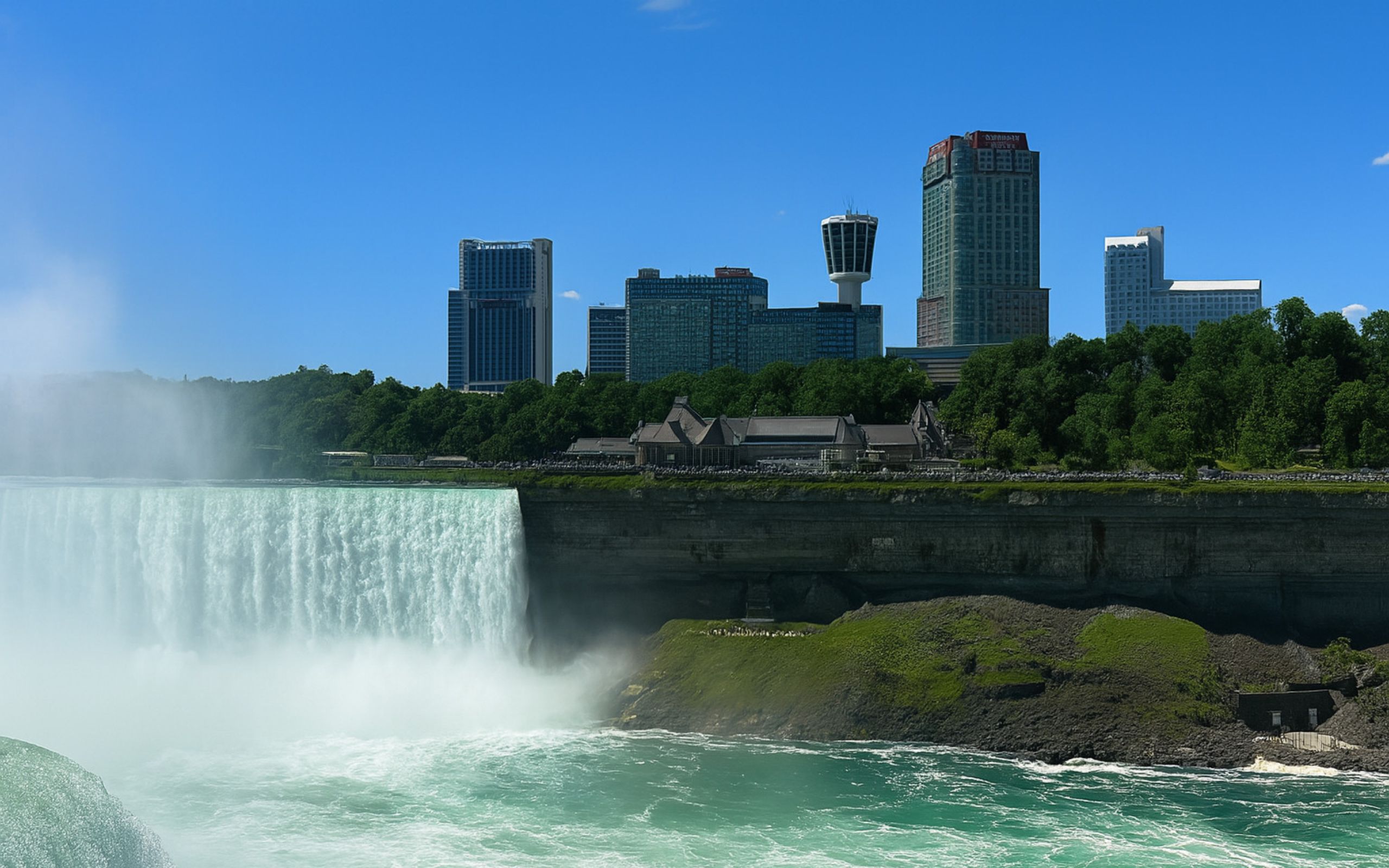 遠眺宏偉的美國瀑布與城市天際線，感受自然與都會生活的完美融合。