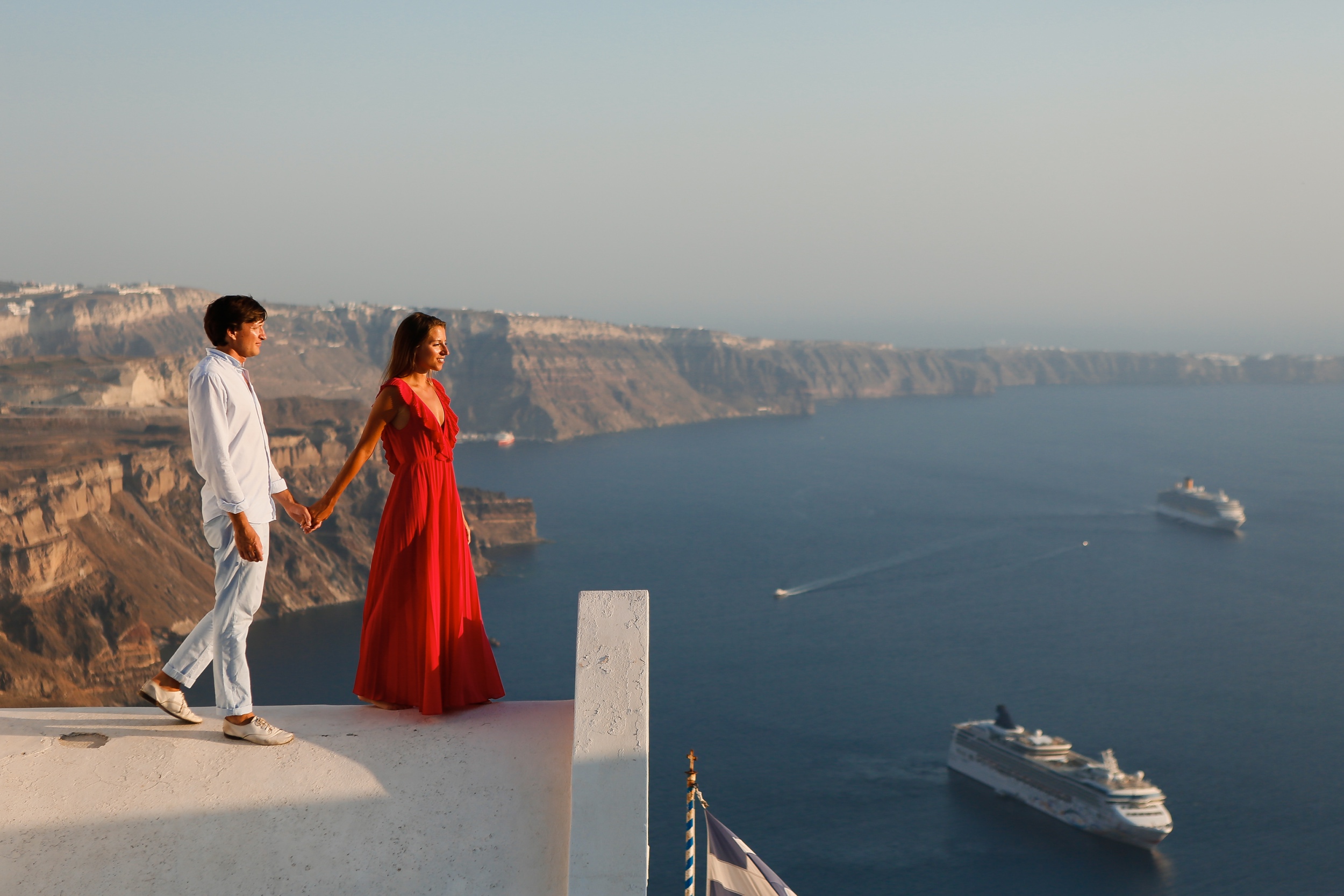 Photoshoot in santorini with a view