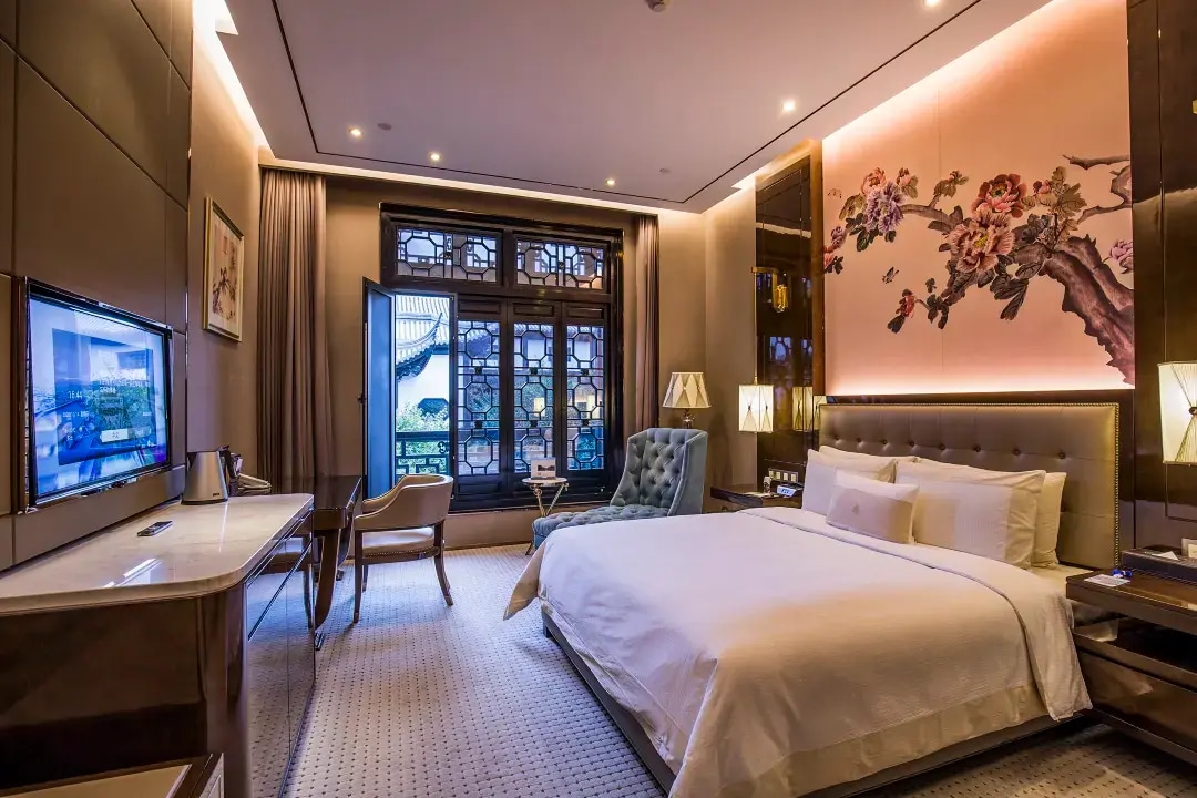 King bed room