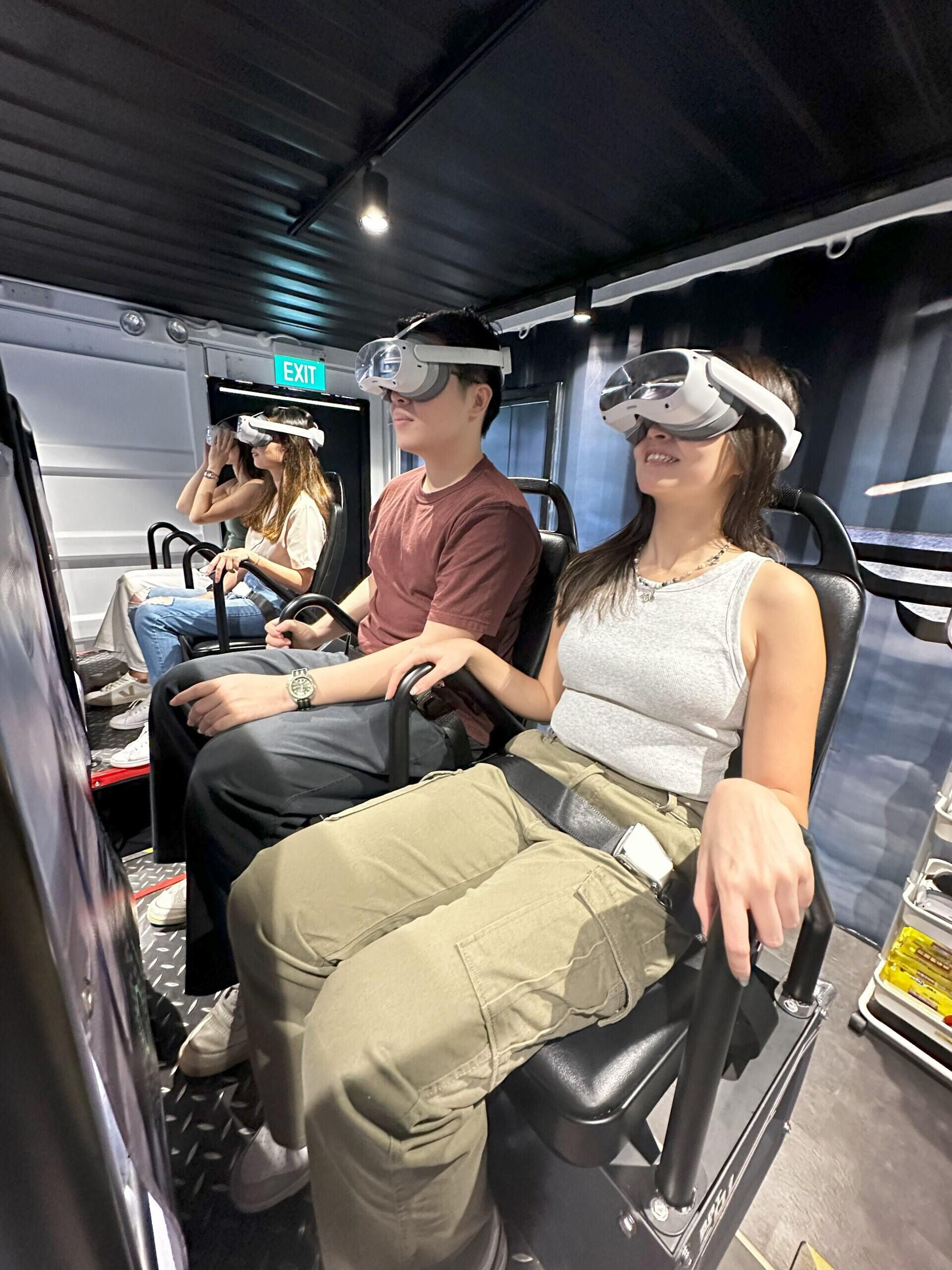 DinoVenture: Virtual Reality (VR) Dinosaur Encounter Experience