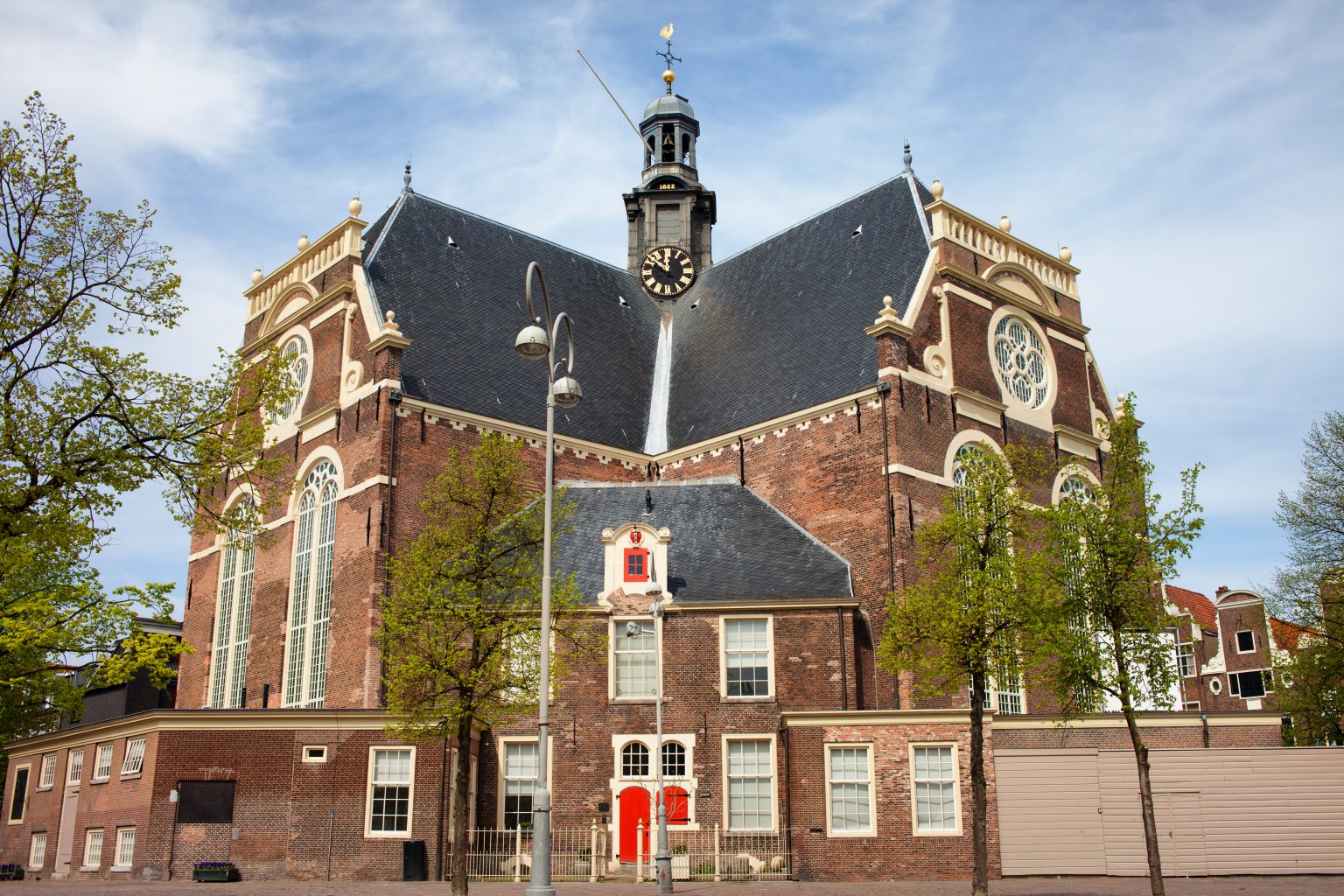 Fascinating Churches of Amsterdam Walking Tour