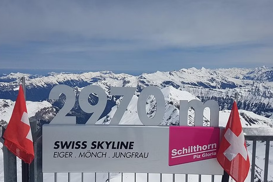 Schilthorn James Bond Location Day Tour from Interlaken and Bern