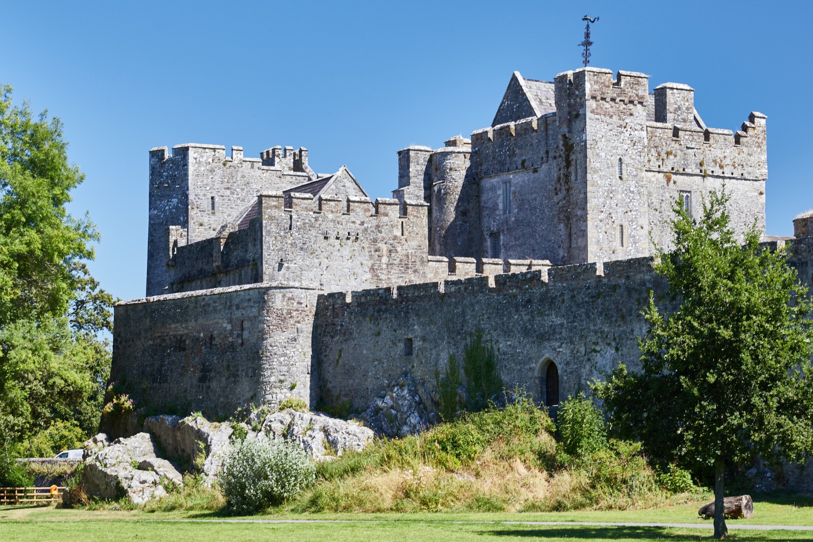 Blarney Castle and Cork Day Tour from Dublin