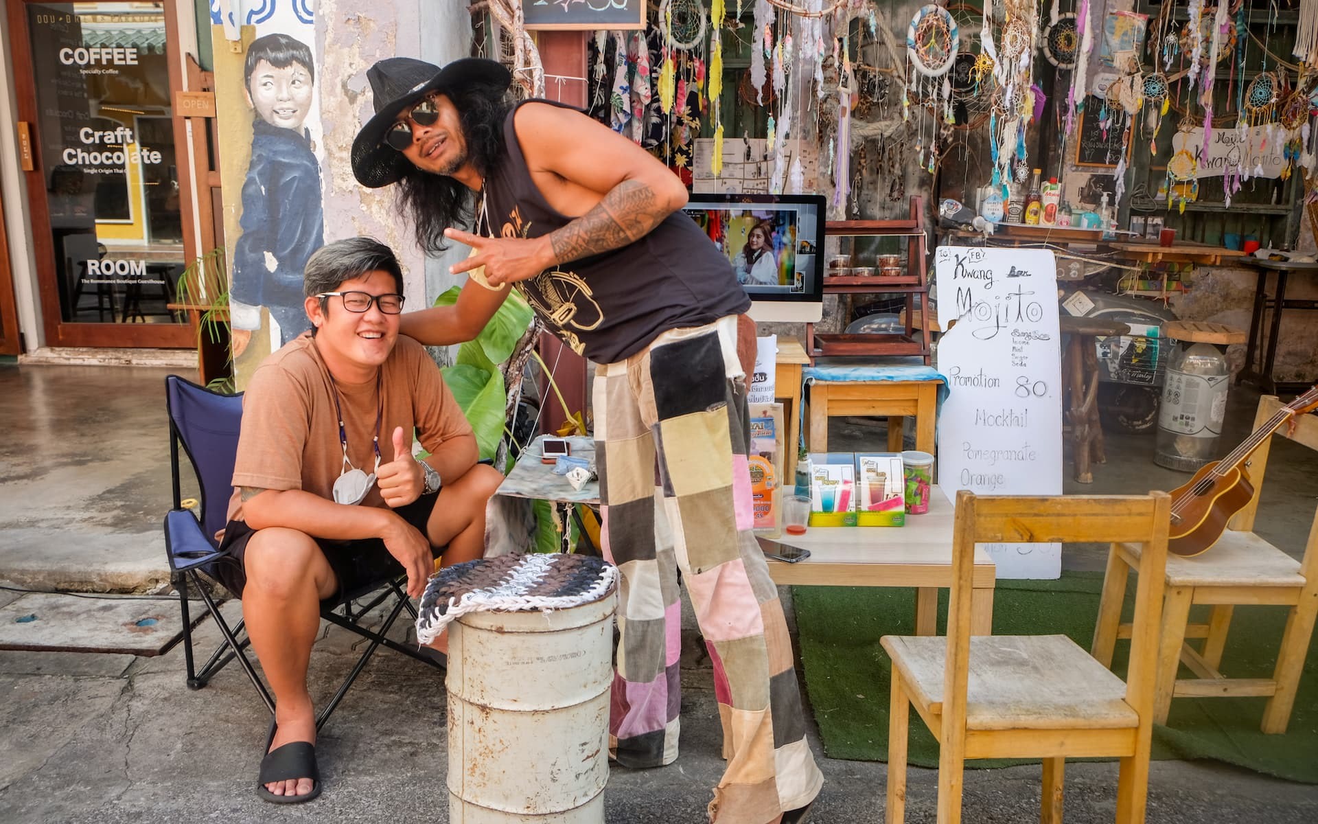 Phuket: Old Town Street Art Walk & Tile Painting Workshop