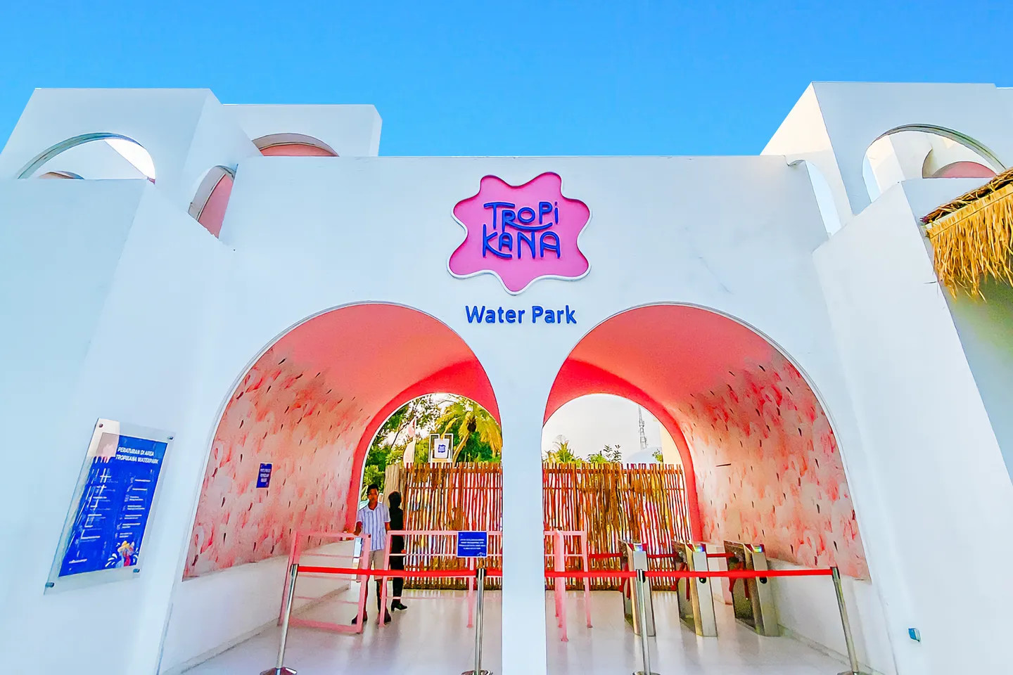 Аквапарк Tropikana Cimone в Тангеране