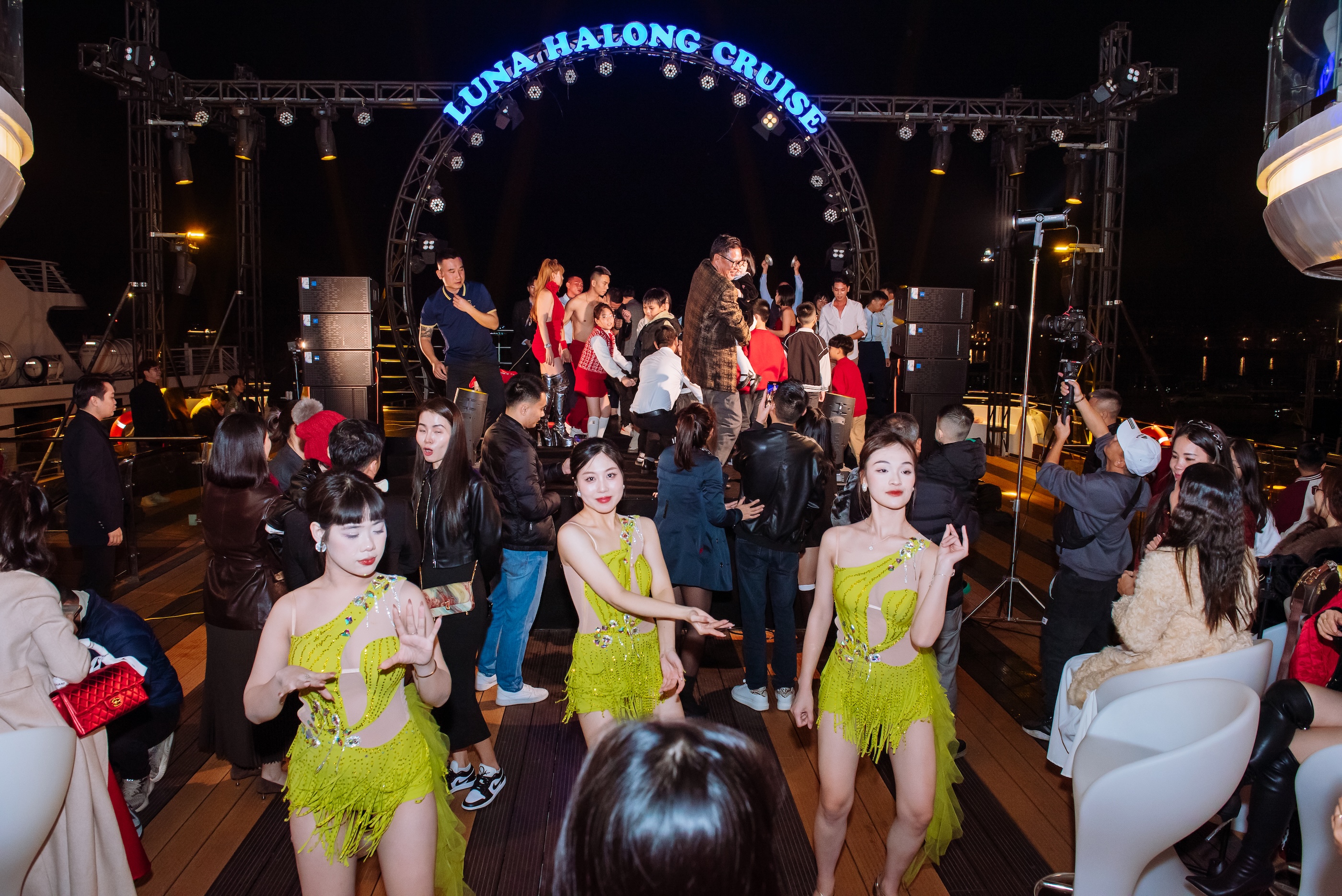 五星級 Luna Ha Long 遊輪上的用餐體驗