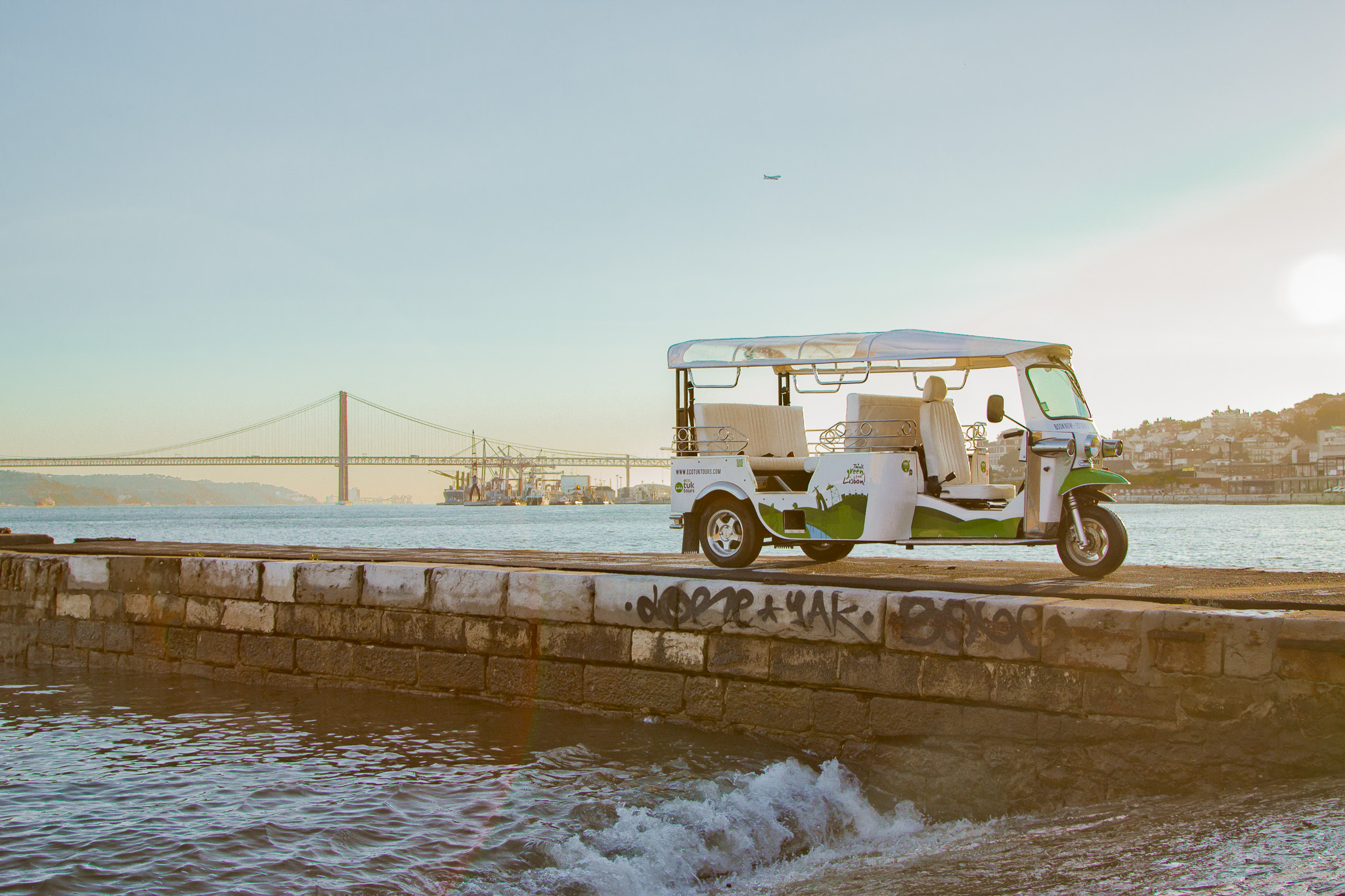 Tuk tuk private tour in Lisbon, enjoying the river side. Fully private and on an electric tuk with a local guide.