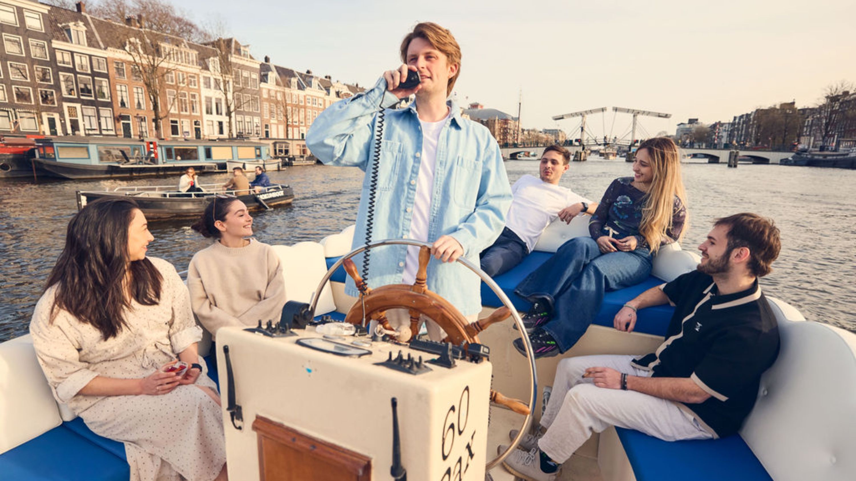 Discover Amsterdam’s iconic waterways while enjoying a laid-back cruise experience