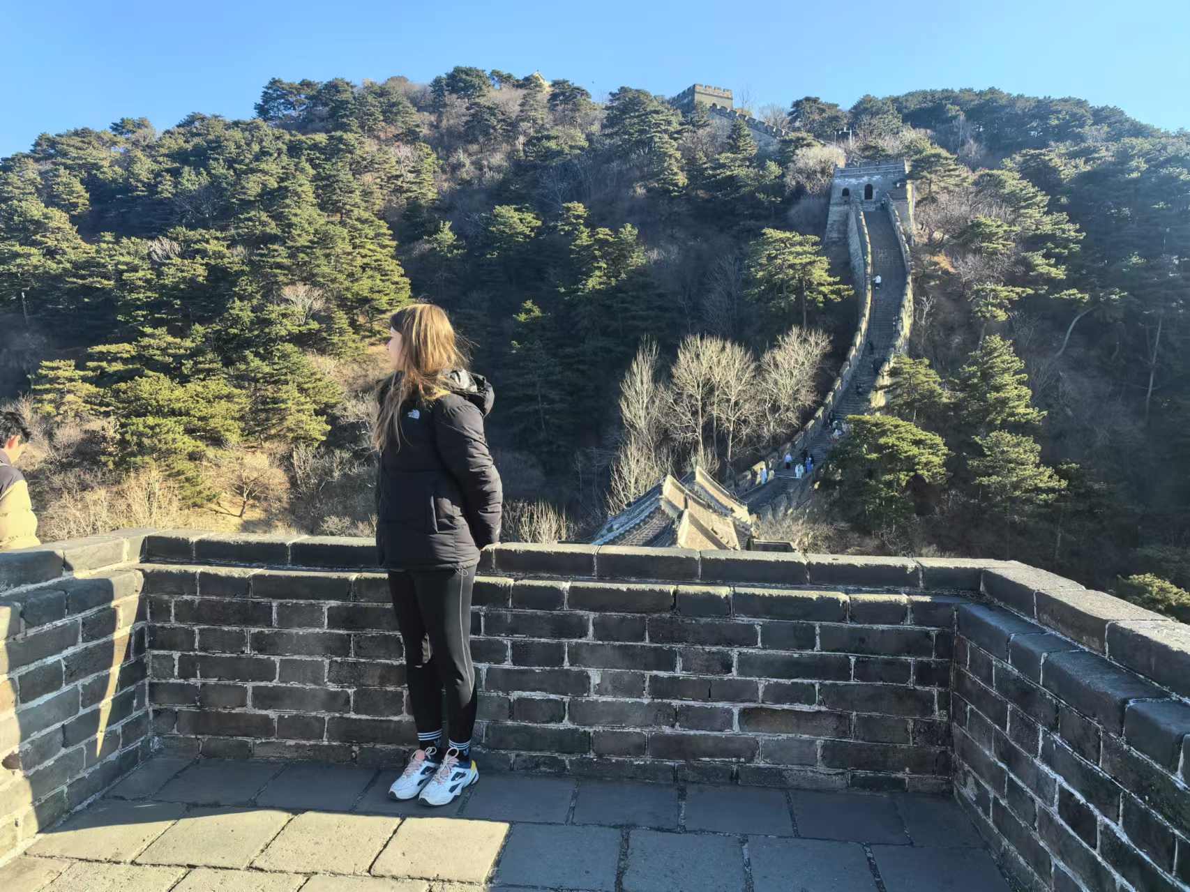Mutianyu Great Wall is like a giant dragon winding between the mountains, with beautiful scenery and picturesque seasons. There are relatively few tourists here, so you can enjoy the magnificence of the Great Wall and feel the perfect fusion of nature and