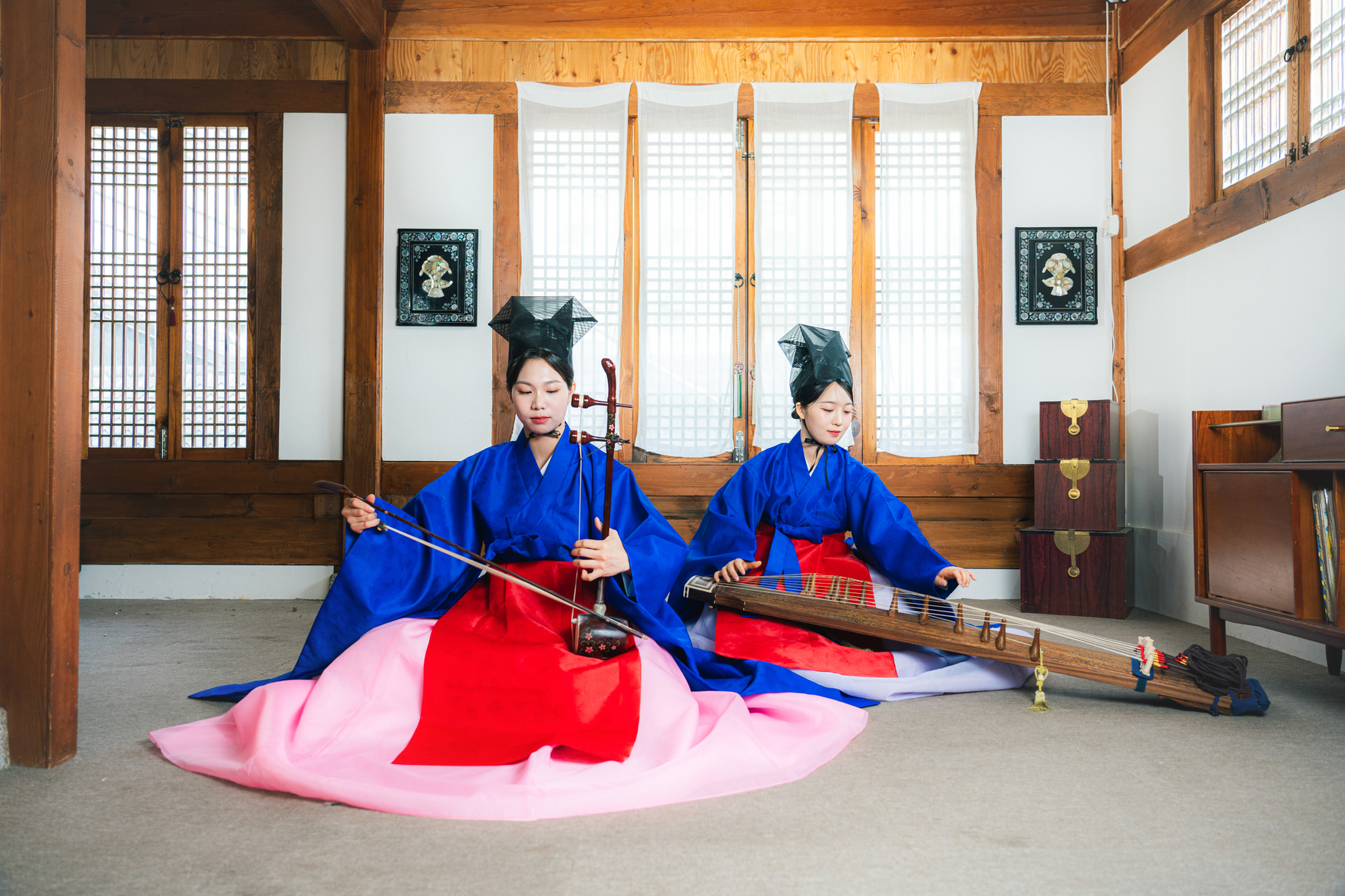 Jinyeon: Korean Traditional Music Performance with Modern vibes