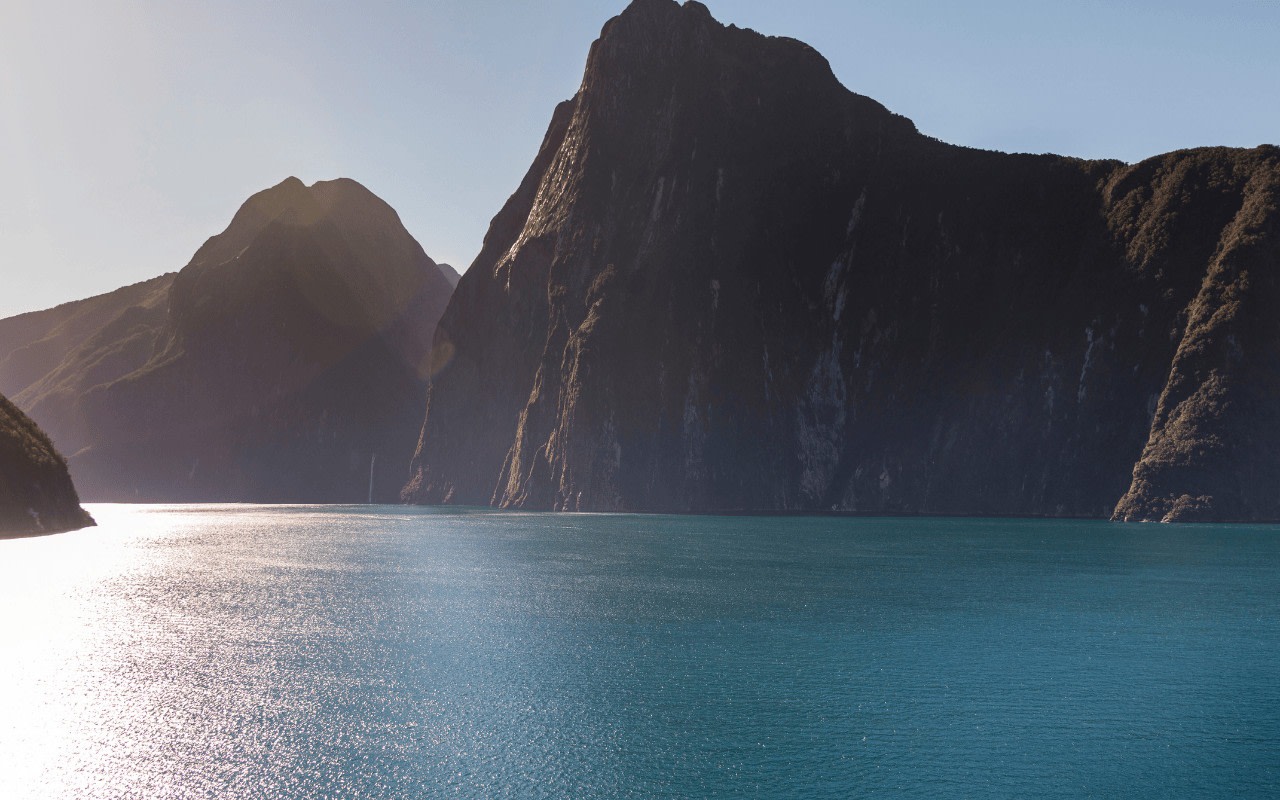 Milford Sound Extended Cruise on Premium Coach from Queenstown