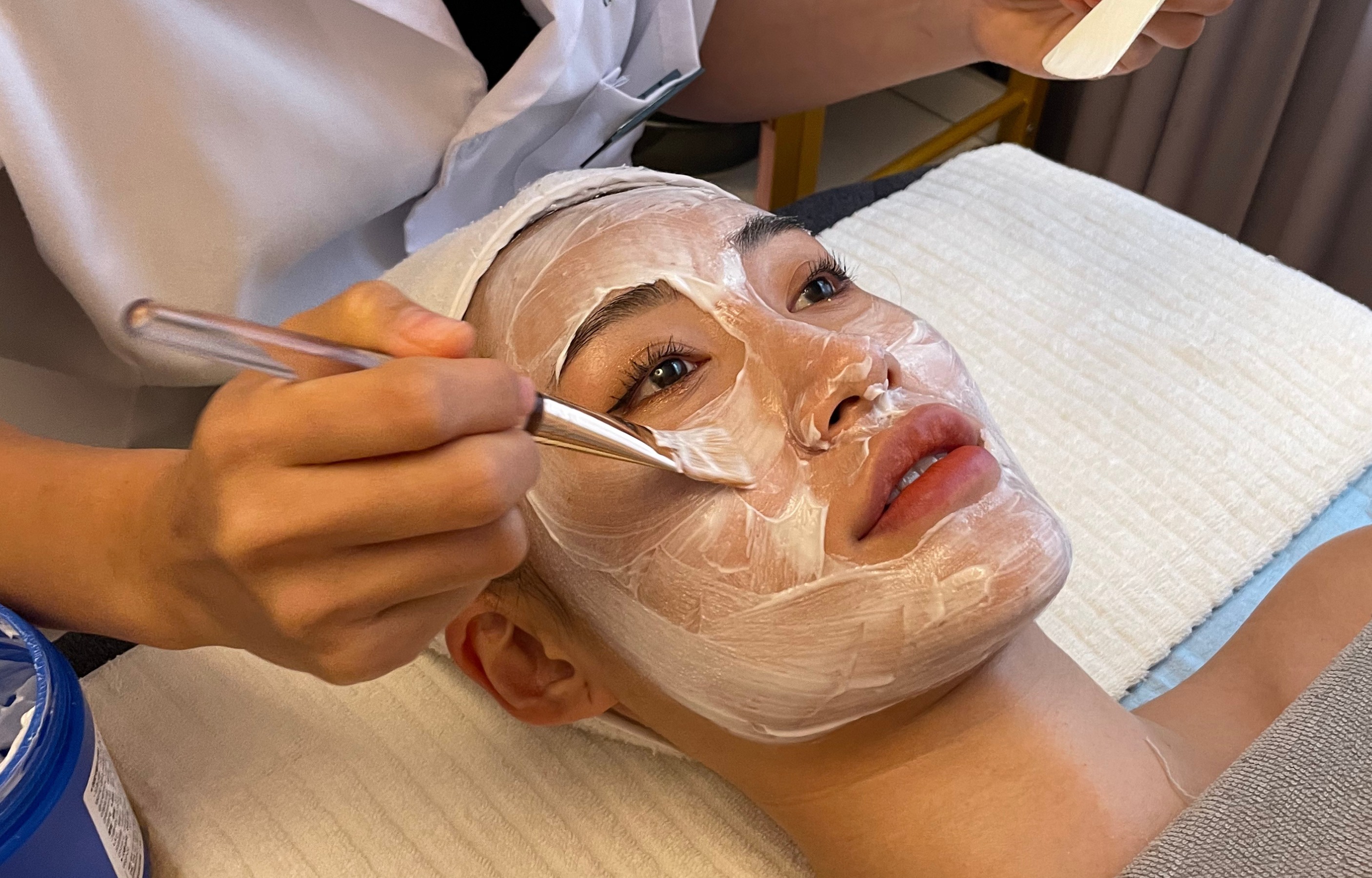 Every facial is treated with care and attention by our lovely therapists.