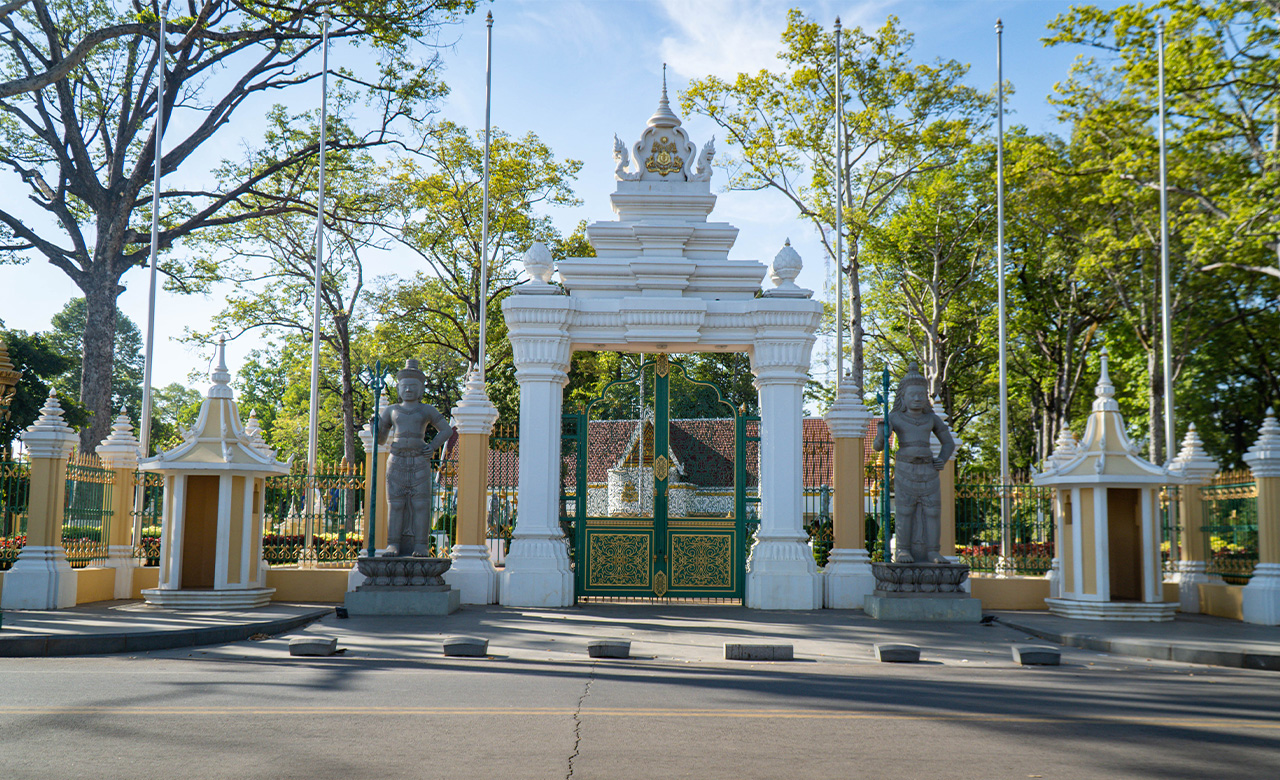 在皇家獨立花園（Royal Independence Gardens）悠閒漫步，結束本次行程。預計您將於中午12:00抵達住宿地點。