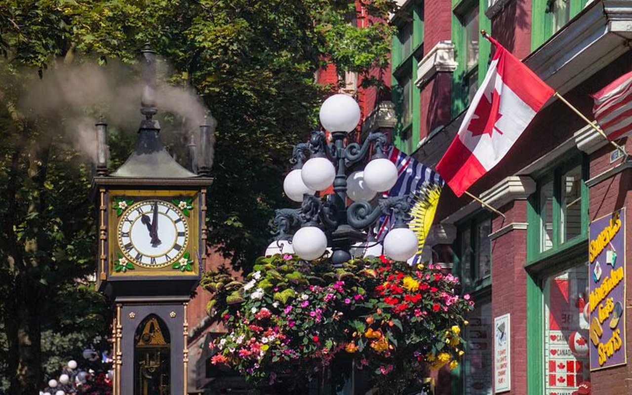 Vancouver Gastown 3-Hour Small Group Food and Walking Tour