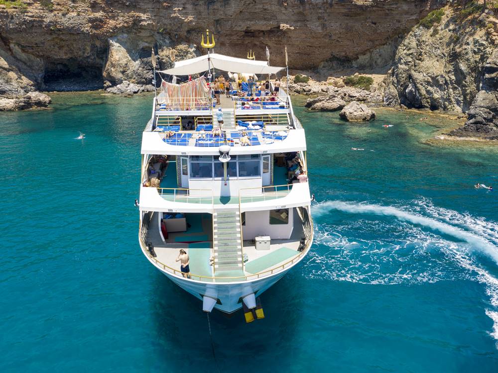 Kemer Mega Star Yacht Tour with BBQ Lunch & Roundtrip Transfer