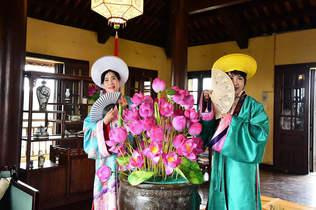 Ao Dai Experience with Iconic Instagram Tour in Hue