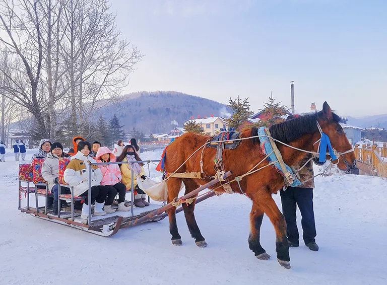 東北雪鄉長白冰雪夢幻7日（雪地摩托+萬科滑雪+雪地溫泉+馬拉爬犁+哈爾濱+亞雪公路+朝鮮民俗園+哈爾濱集合吉林散團）