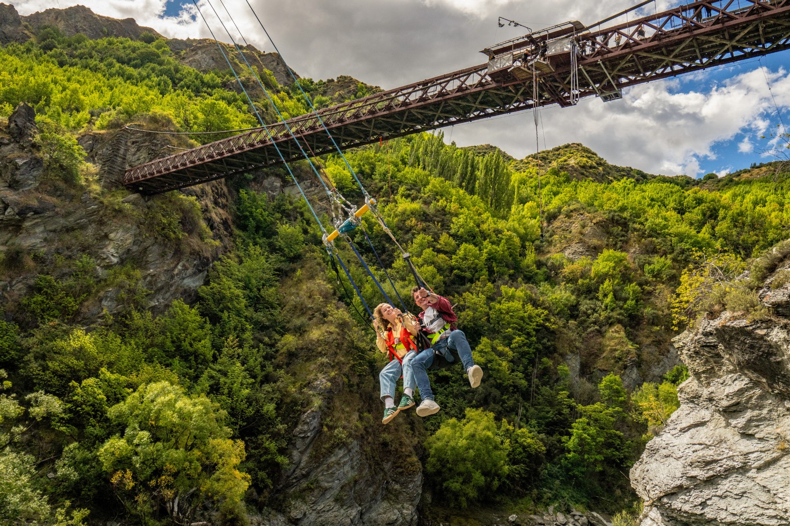 在卡瓦勞河上盡情擺盪! 在卡瓦勞河上盡情擺盪!