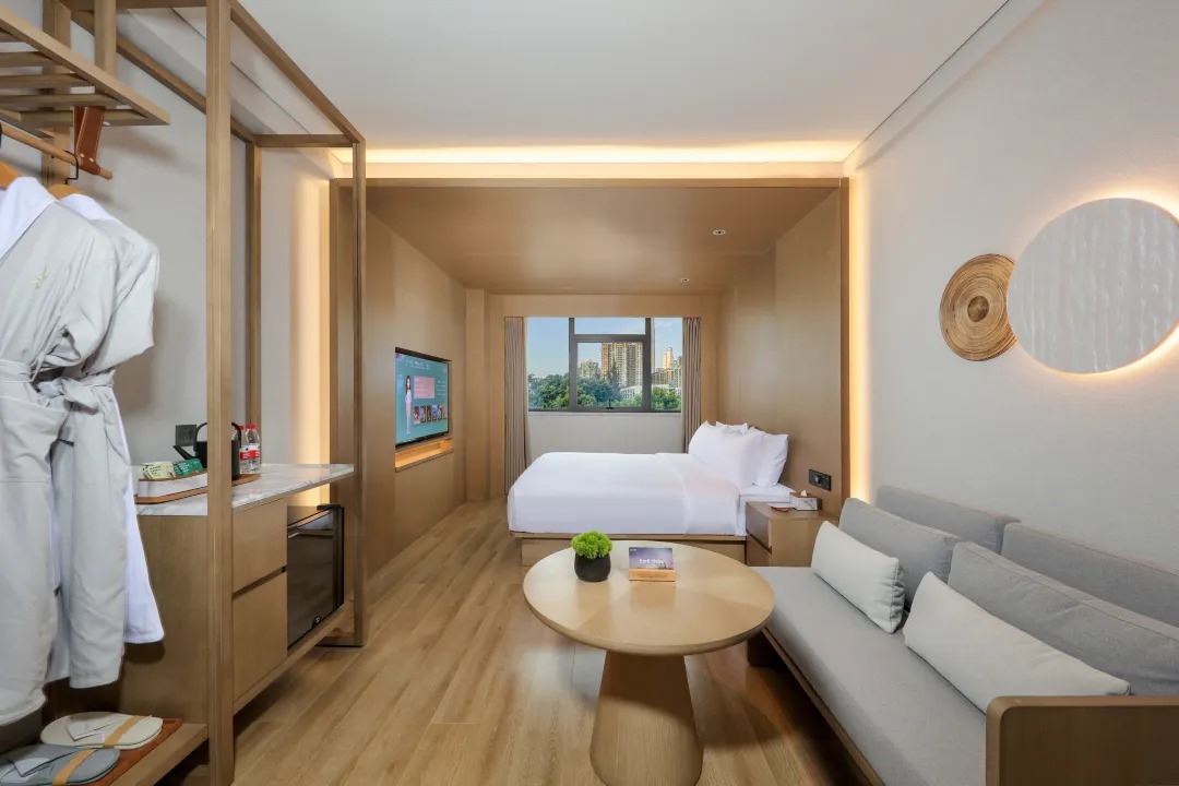 Business Queen Room